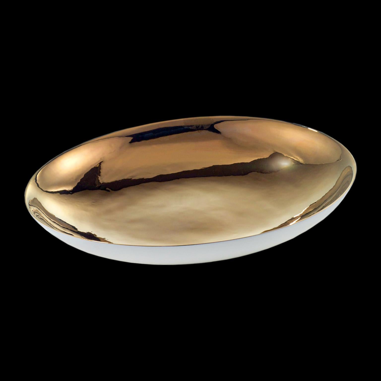 Ceramic plate hand-finished enameled outside and bronze 
(platinum or 24kt gold) inside

Pansy plate - code K002, measures: H. 10.0 cm., Dm. 57.0 cm.