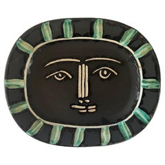 Assiette en céramique Visage Gris 'Grey Face' A.R. 206 de Pablo Picasso & Madoura, 1953