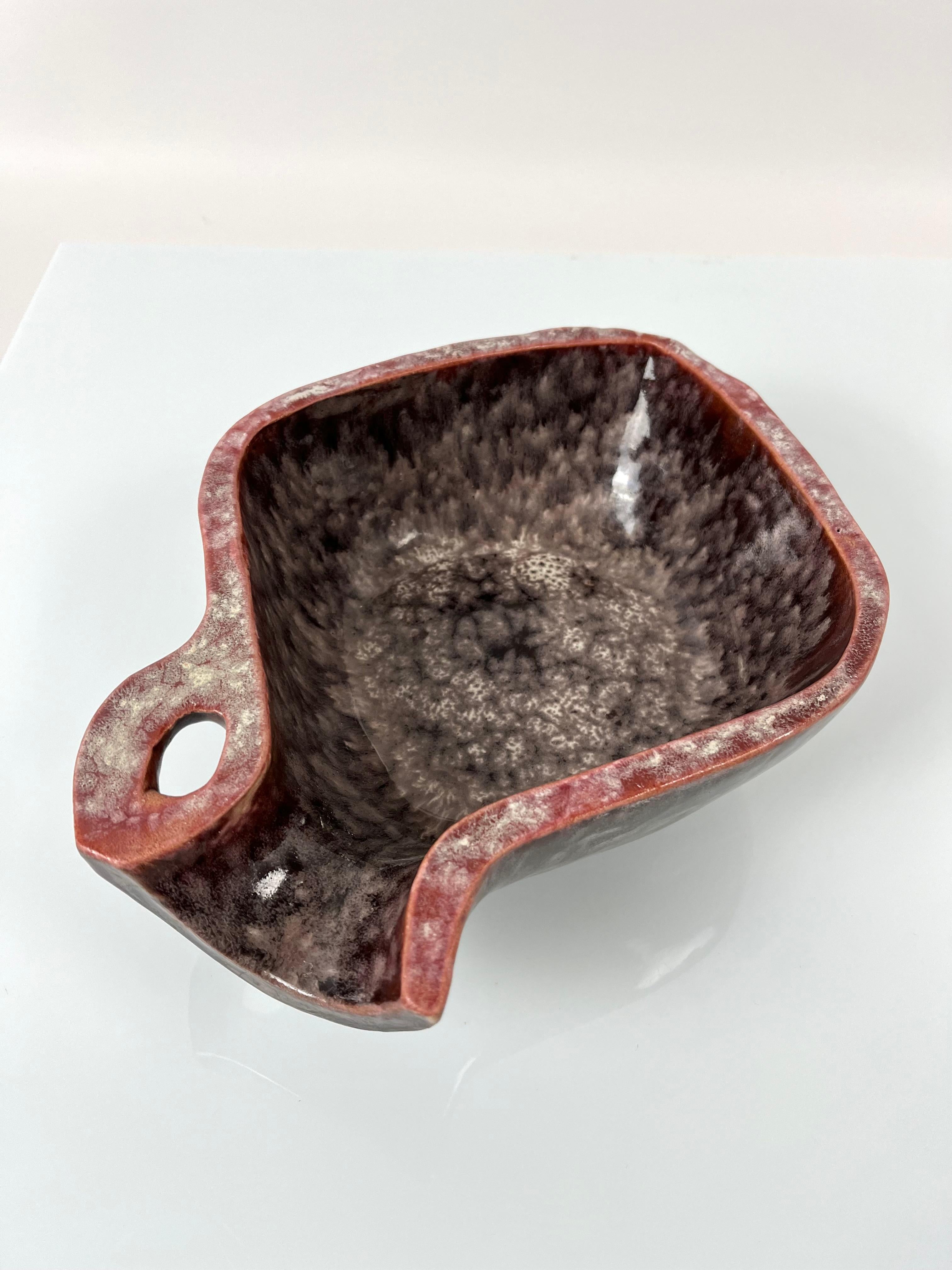 Keramik-Taschentablett in Form eines Fisches, Accolay, Frankreich, 60er Jahre (Französisch) im Angebot