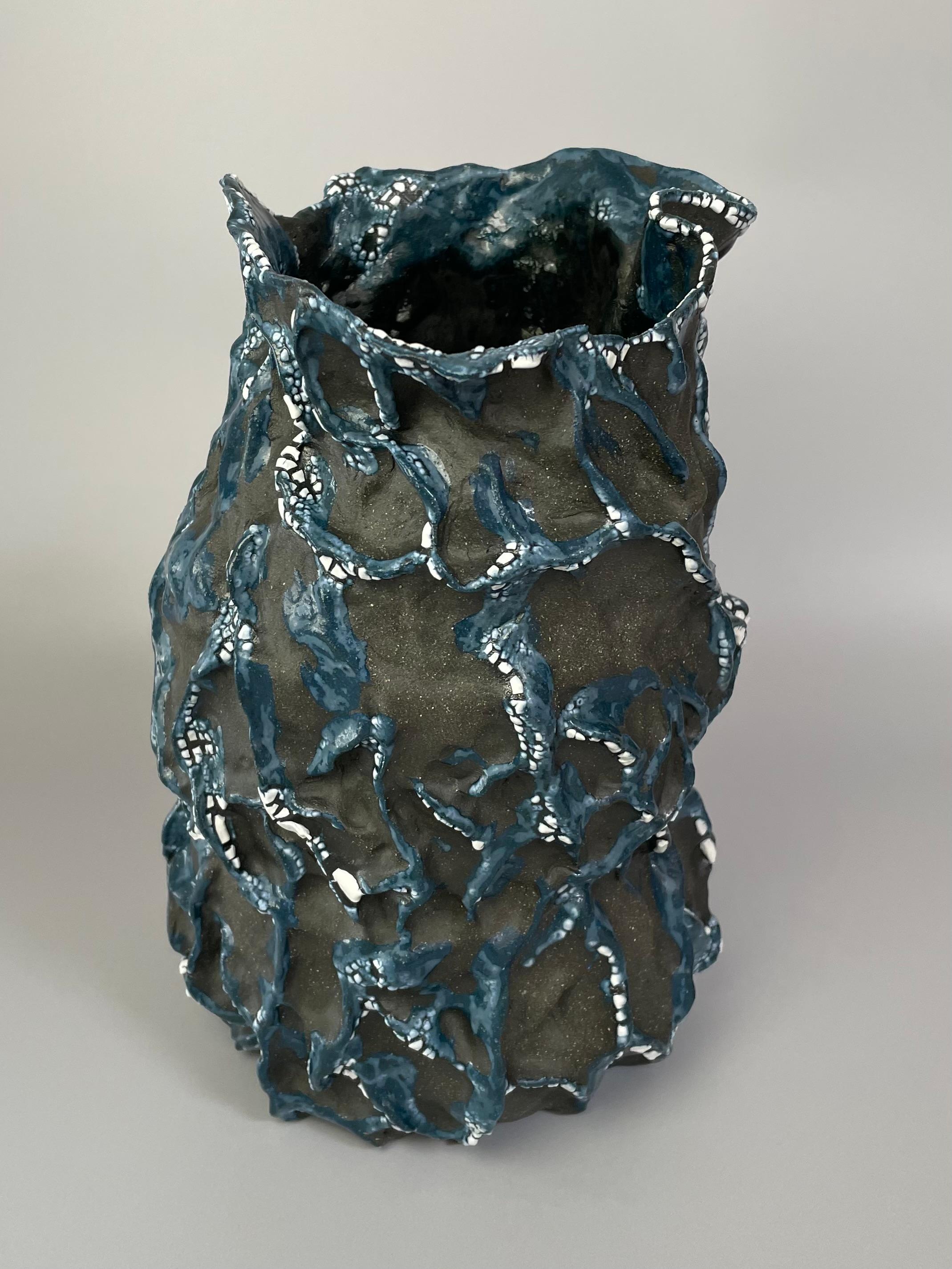Ceramic, Porcelain Vein Vessel In New Condition For Sale In Hermosa Beach, CA