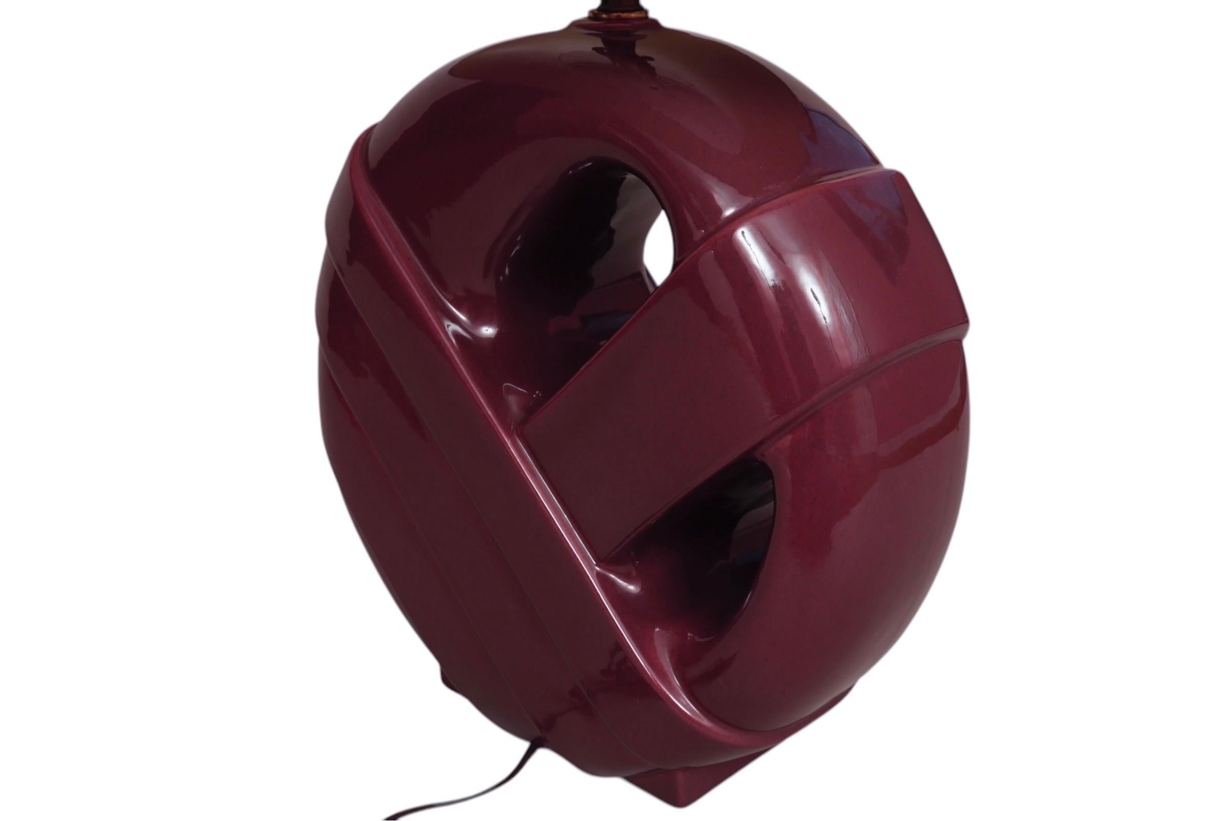 Inconnu Lampe de table postmoderne en céramique en vente