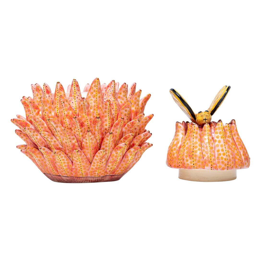 Protea, Butterfly Jewelry Box Hand Painted by Slie and Sculpted by Sbusiso
Celebrate the beauty of South Africa’s natural wonders with the exquisite Protea, Butterfly Jewelry Box, a stunning piece of ceramic art from Love Art Ceramic. Sculpted by