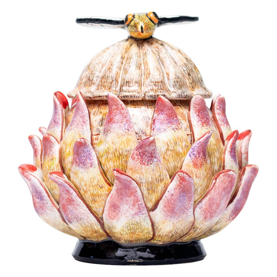 Protea Jewelry Box
Hand Painted by Jabu Nene, Sculpted by Sbusiso Ndaba
Love Art Ceramic, South Africa, 2024

The Protea Jewelry Box is a captivating piece of ceramic art that beautifully embodies the natural splendor of South Africa. Measuring 5