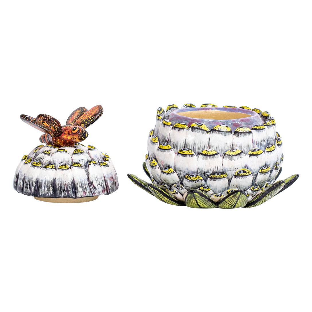 Ceramic  Protea jewelry Box  , hand made in South Africa In Excellent Condition For Sale In North Miami, FL