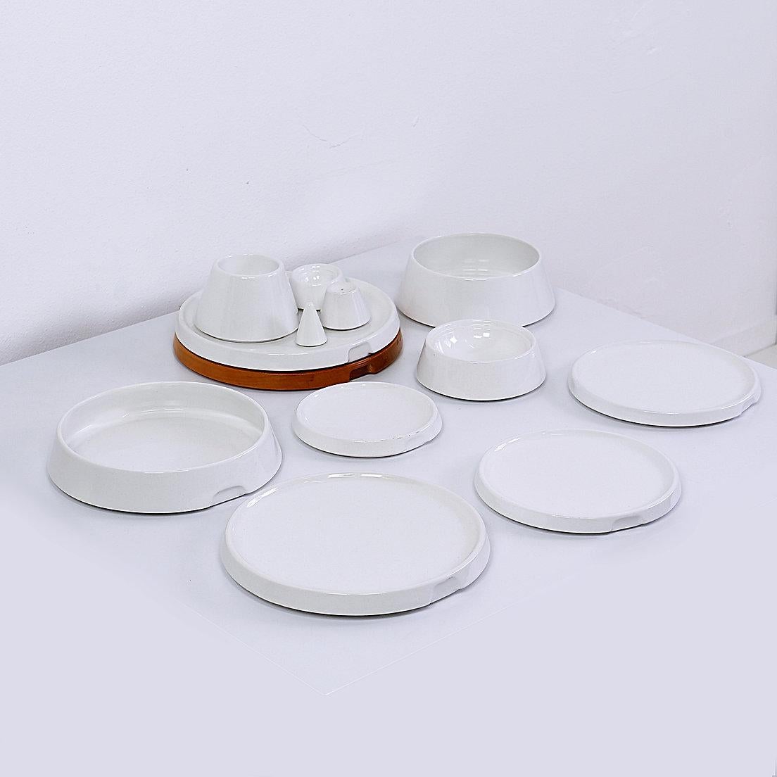 Servicio de mesa de cerámica 