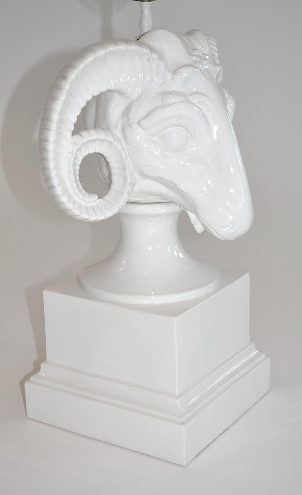 Ceramic Ram's head table lamp Regency neoclassical modern. White glazed ceramic pottery, highly detailed Ram or Bighorn sheep head. 
No shade. Chapman 1972 label.