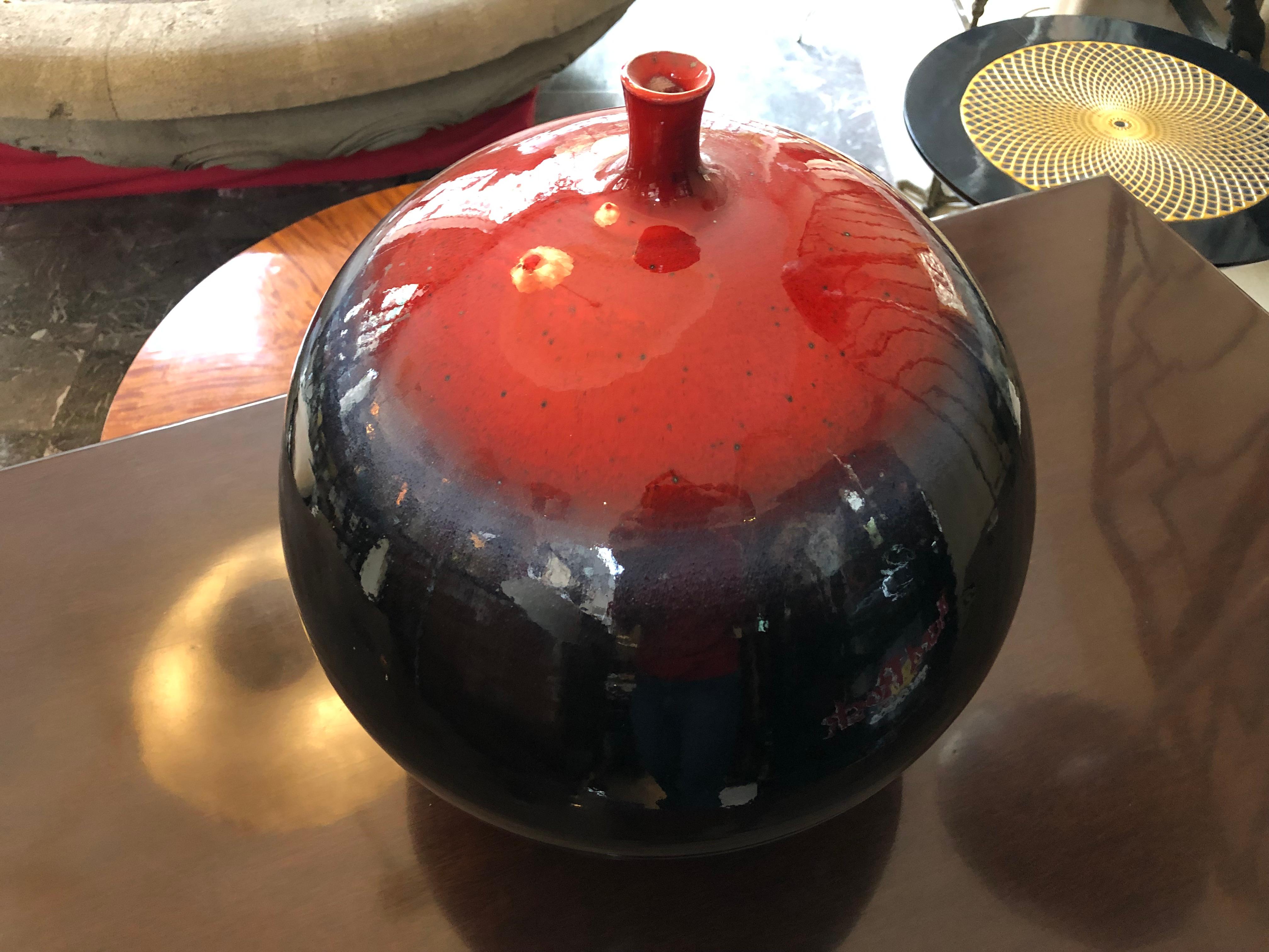 Ceramic Red and Black, Style: Art Deco For Sale 6