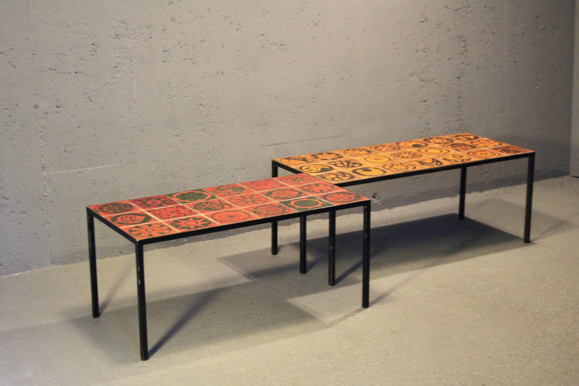 Milieu du XXe siècle Table basse en céramique rouge et orange en vente