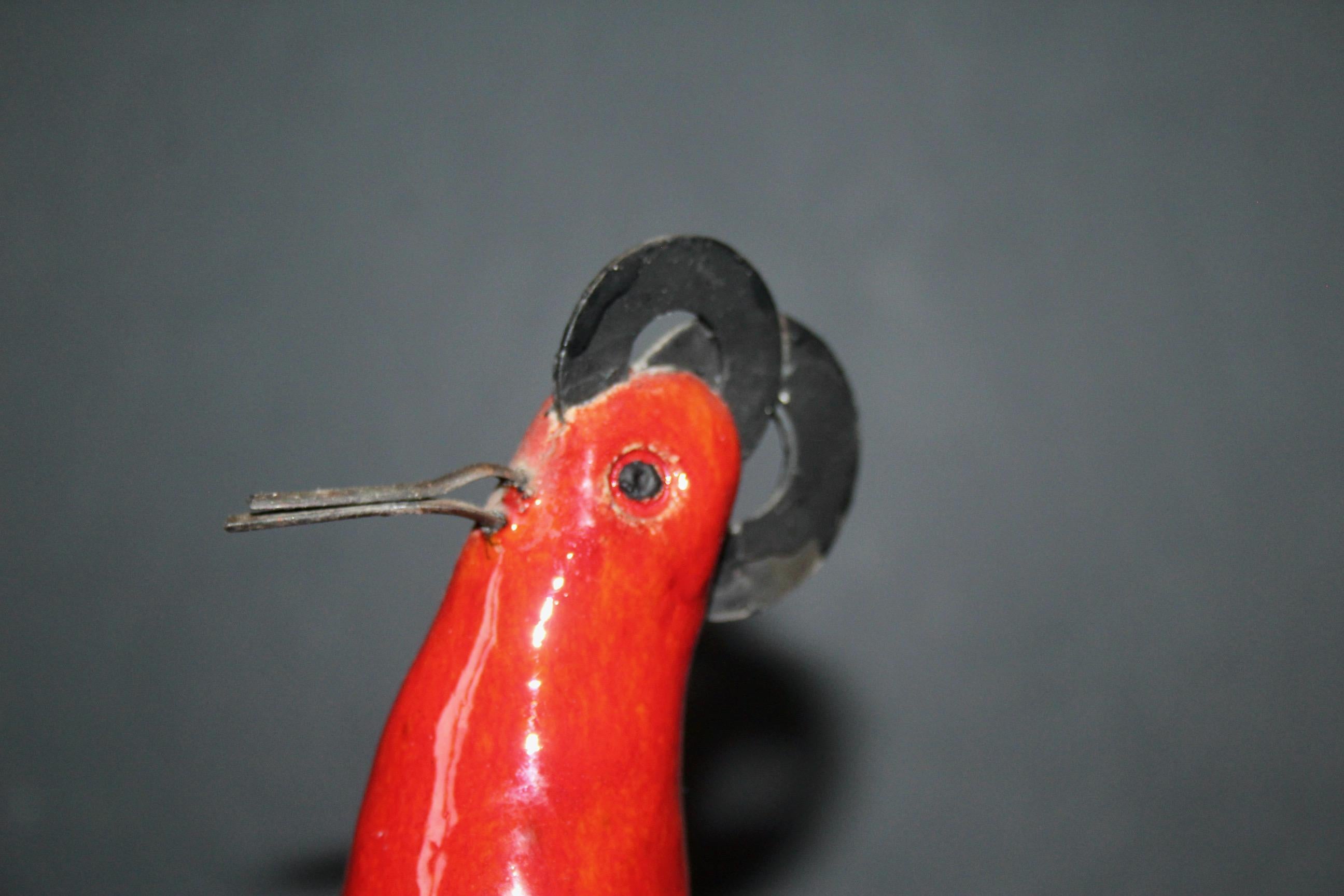 Sculpture en céramique rouge et métal signée G.Olivier