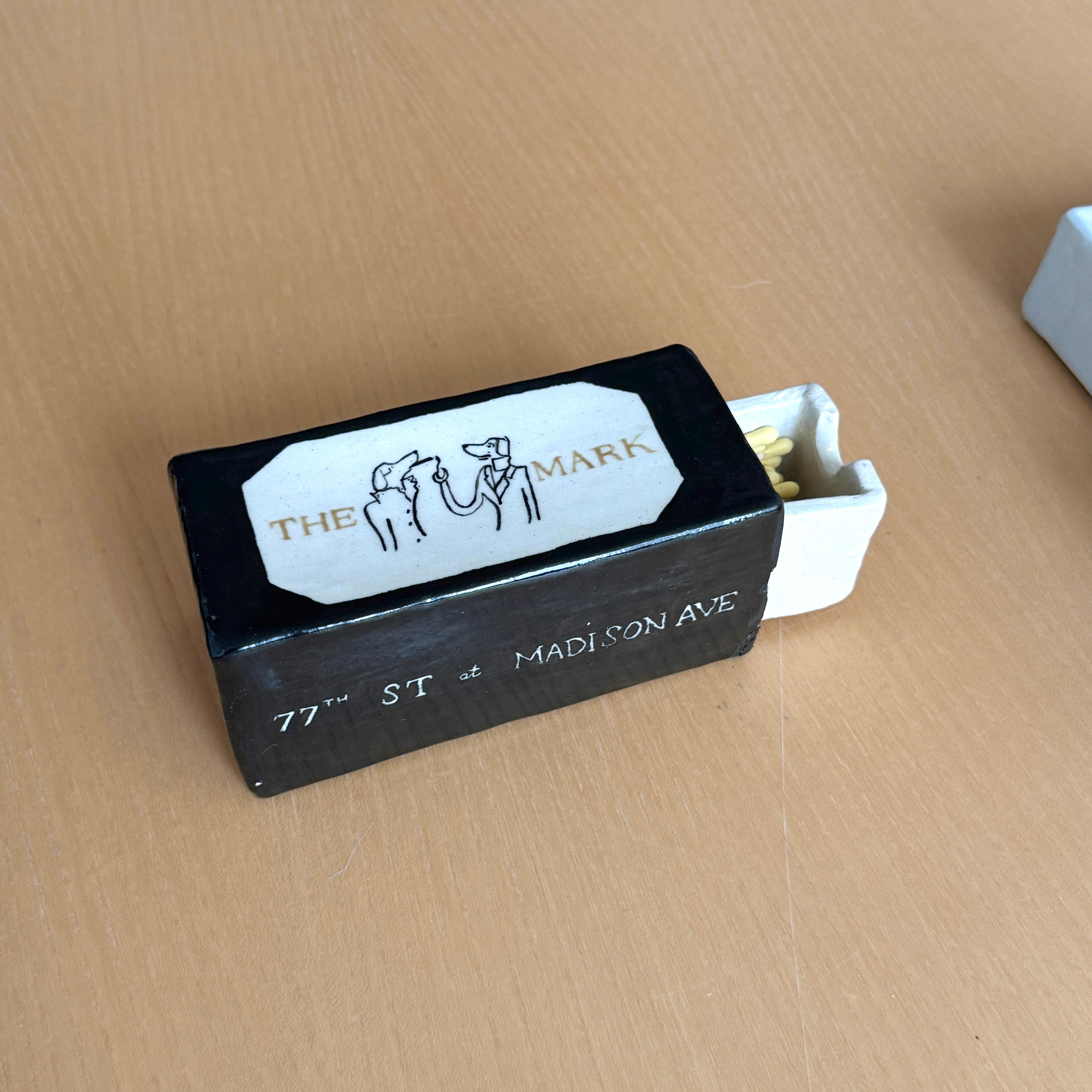 Moderne Restaurant en céramique Matchbox - The Mark Hotel en vente