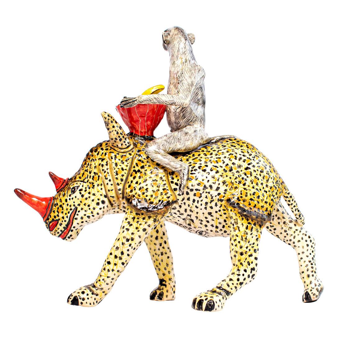 Keramik  Rhino- und Affenreiter, Hand  Hergestellt in Südafrika (Moderne) im Angebot