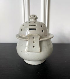 Koreanisches weißes Porzellan Ritual-Räuchergefäß mit Bagua-Muster Joseon Dynasty