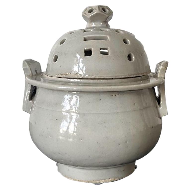 Korean white Porcelain Ritual Incense Burner with Bagua Pattern Joseon Dynasty For Sale