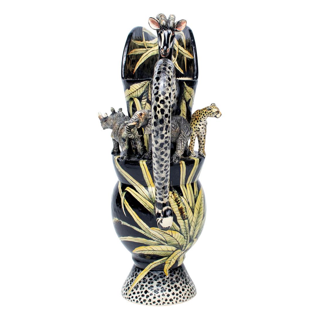 Brocca in ceramica Sable, realizzata a mano in Sudafrica In condizioni ottime in vendita a North Miami, FL