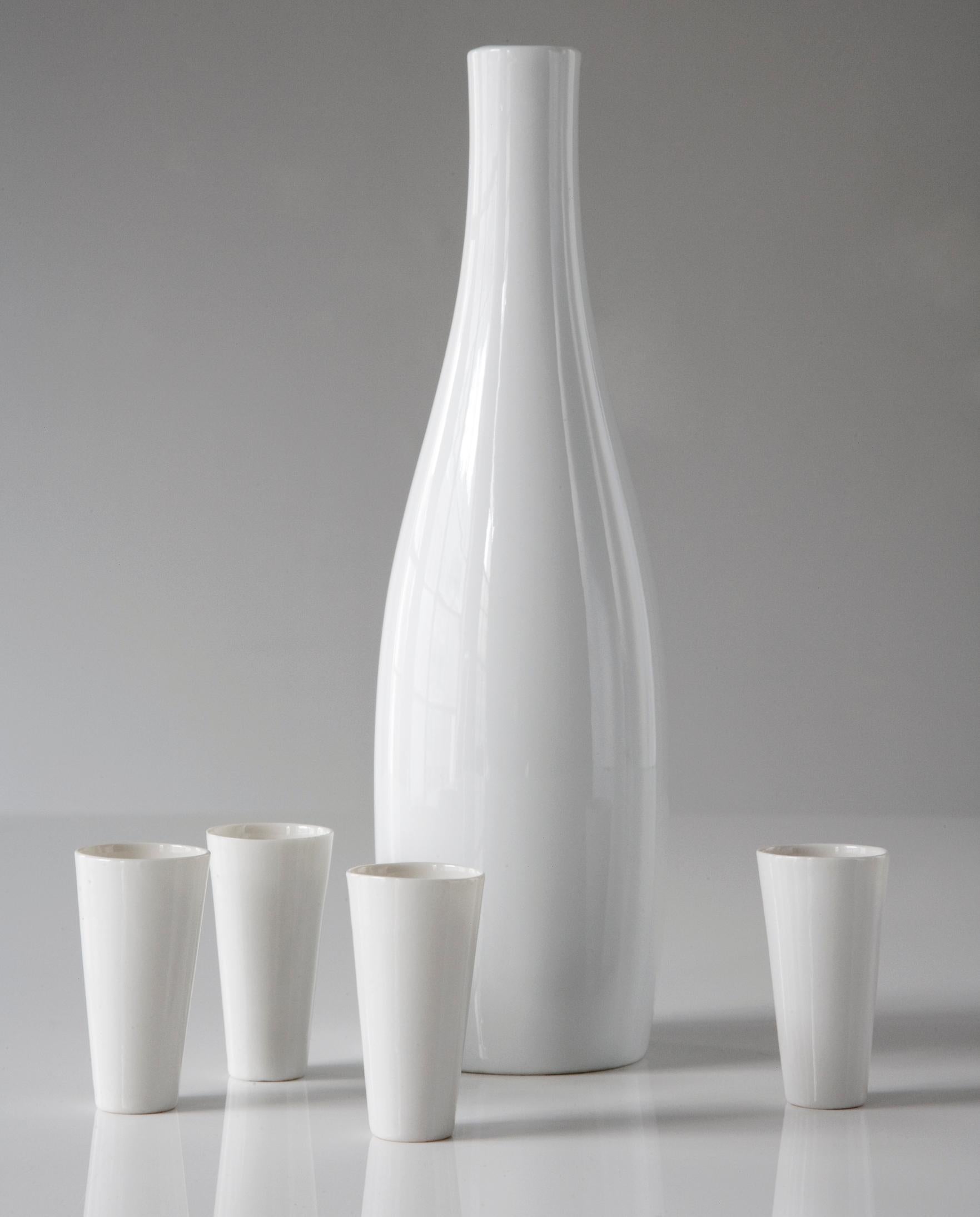 Modern Ceramic Sake Set with Bottle and 4 Cups by La Gardo Tackett, 1950s