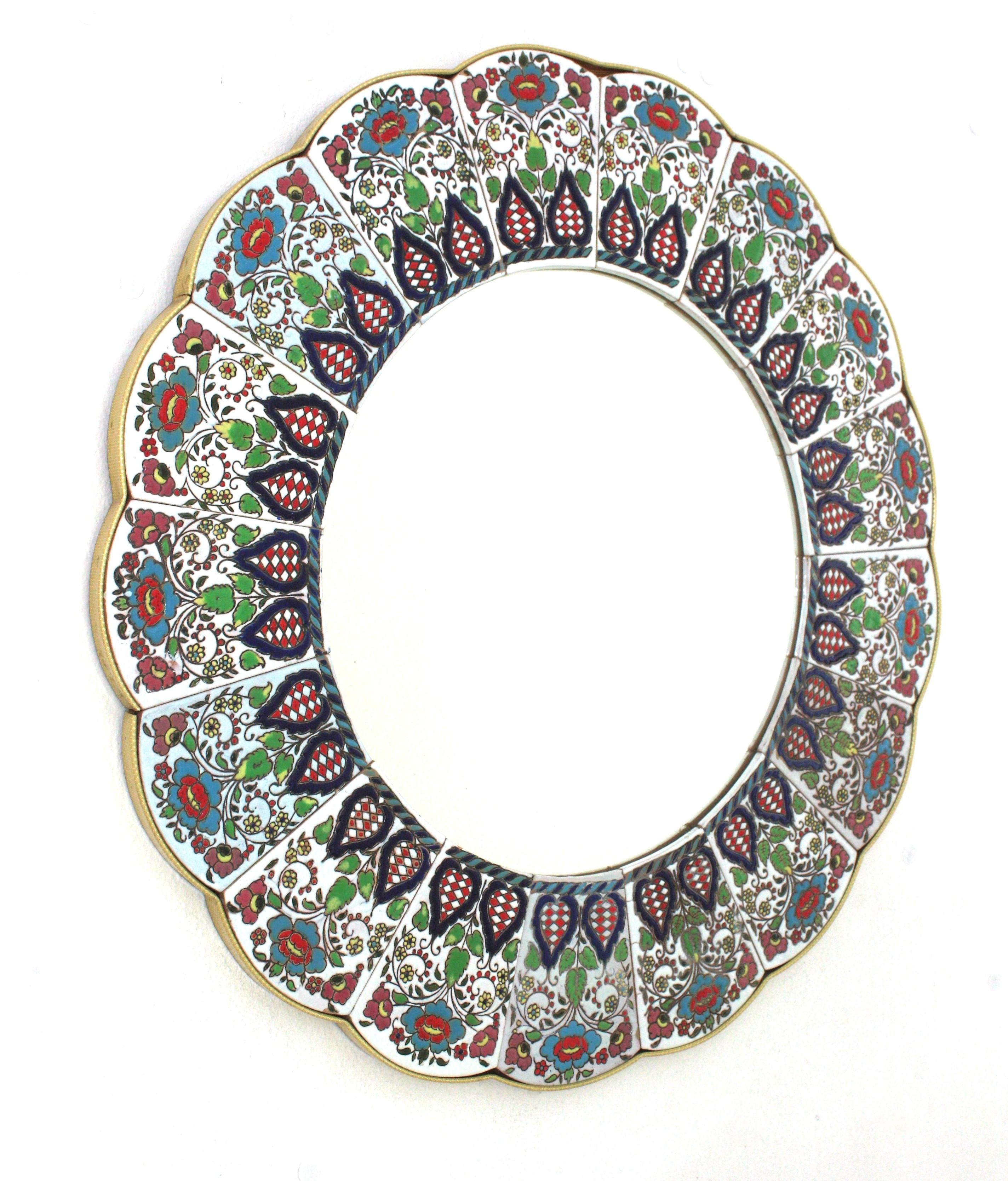 Mid-Century Modern Miroir festonné avec cadre floral feuillagé multicolore peint à la main en vente