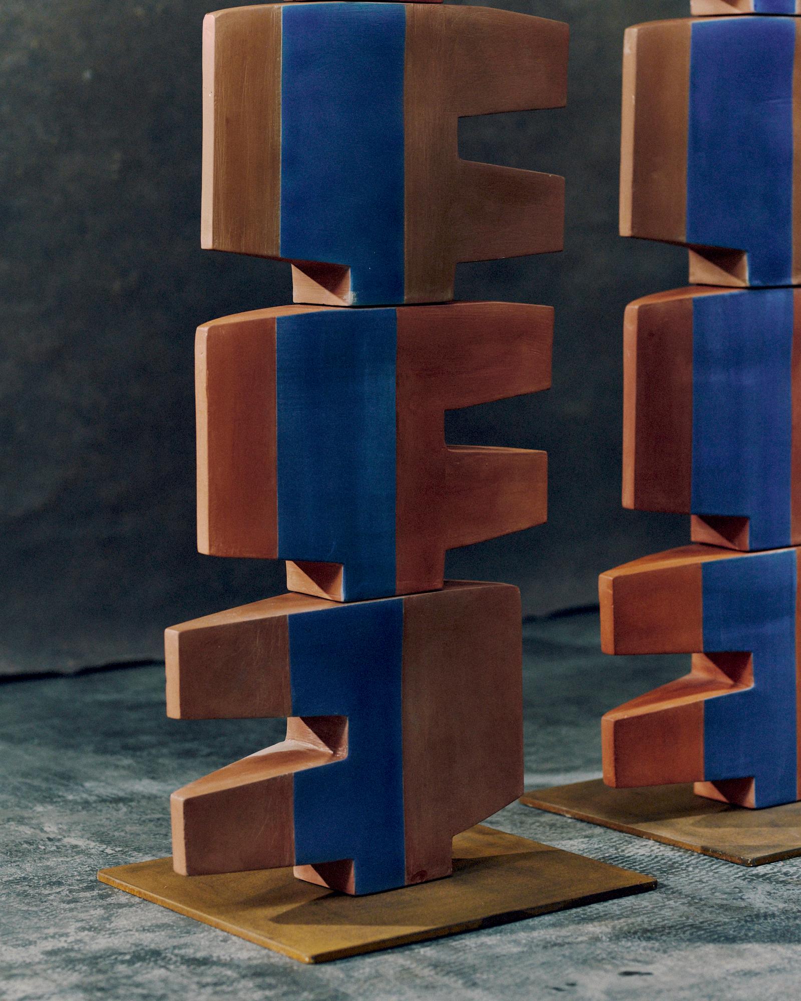Sculture Totem divisorie e divisorie in ceramica di Andrée & Michel Hirlet In condizioni Nuovo in vendita a London, GB