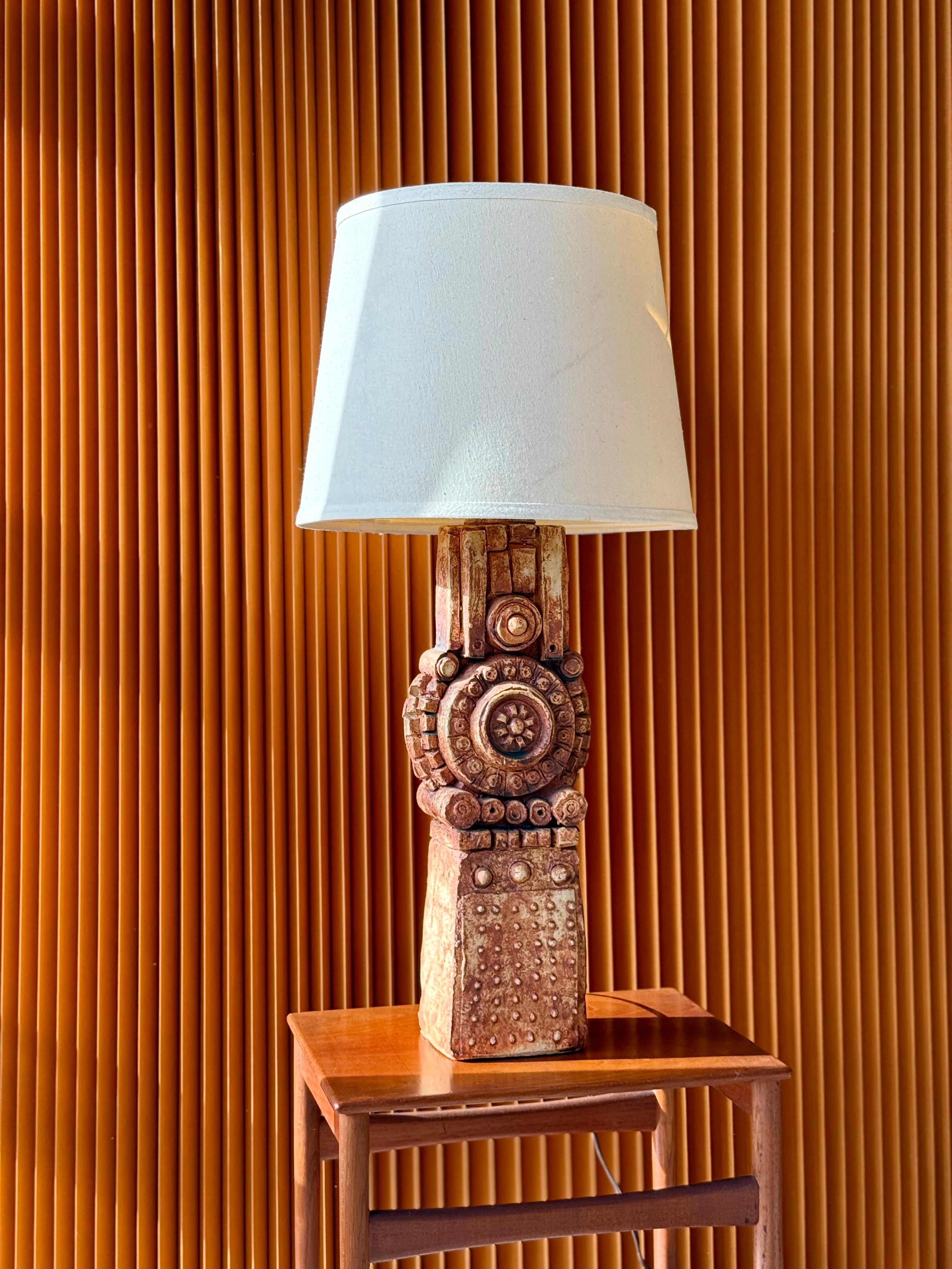 Mid-Century Modern Ceramic Sculptural Table Lamp by Bernard Rooke Studio