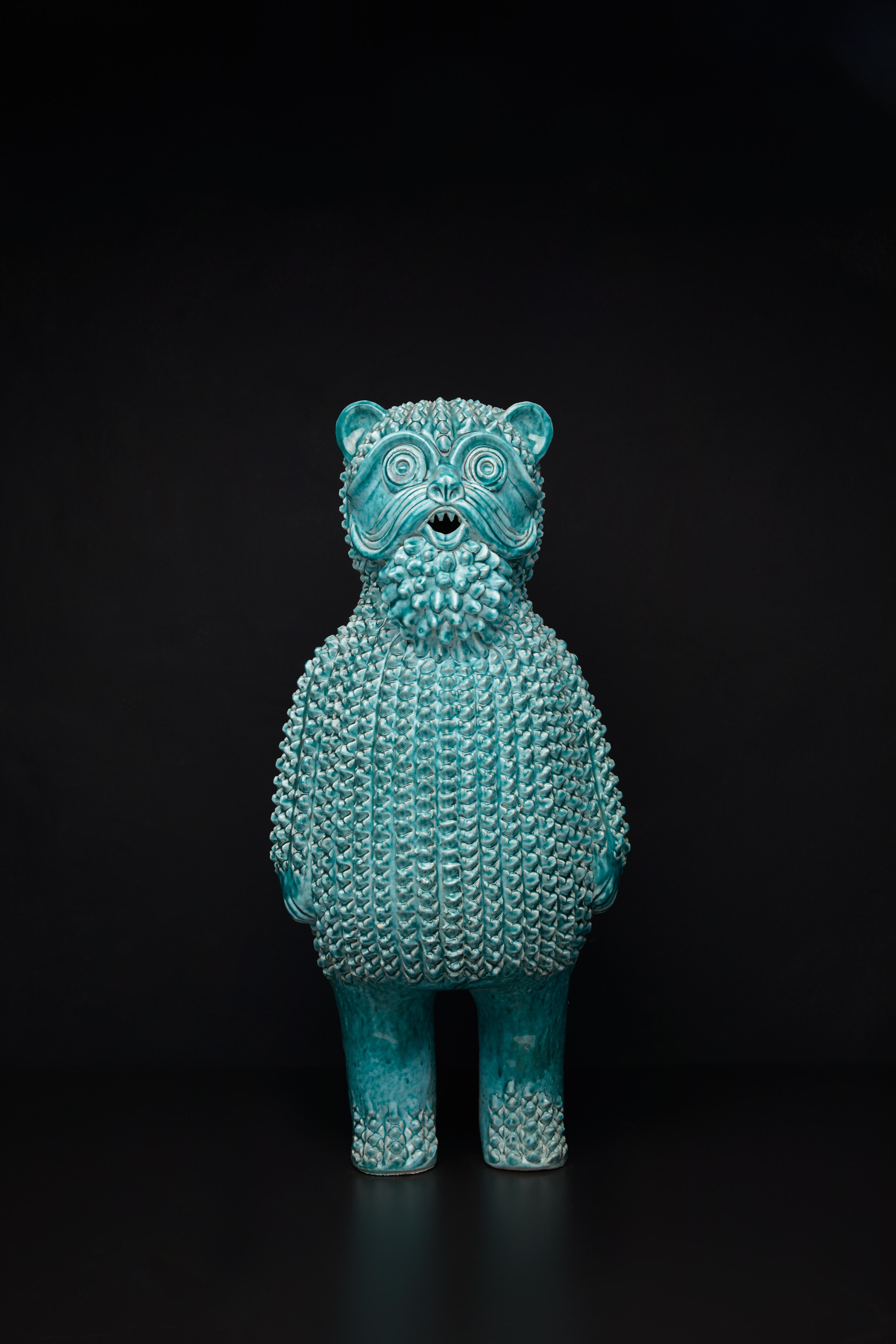 With its captivating textures and intricate details, DIDO Pylyp is a true marvel of craftsmanship. It's a toy that demands attention, drawing the eye and holding it in a hypnotic trance. But it's not just its beauty that makes it special; it's also