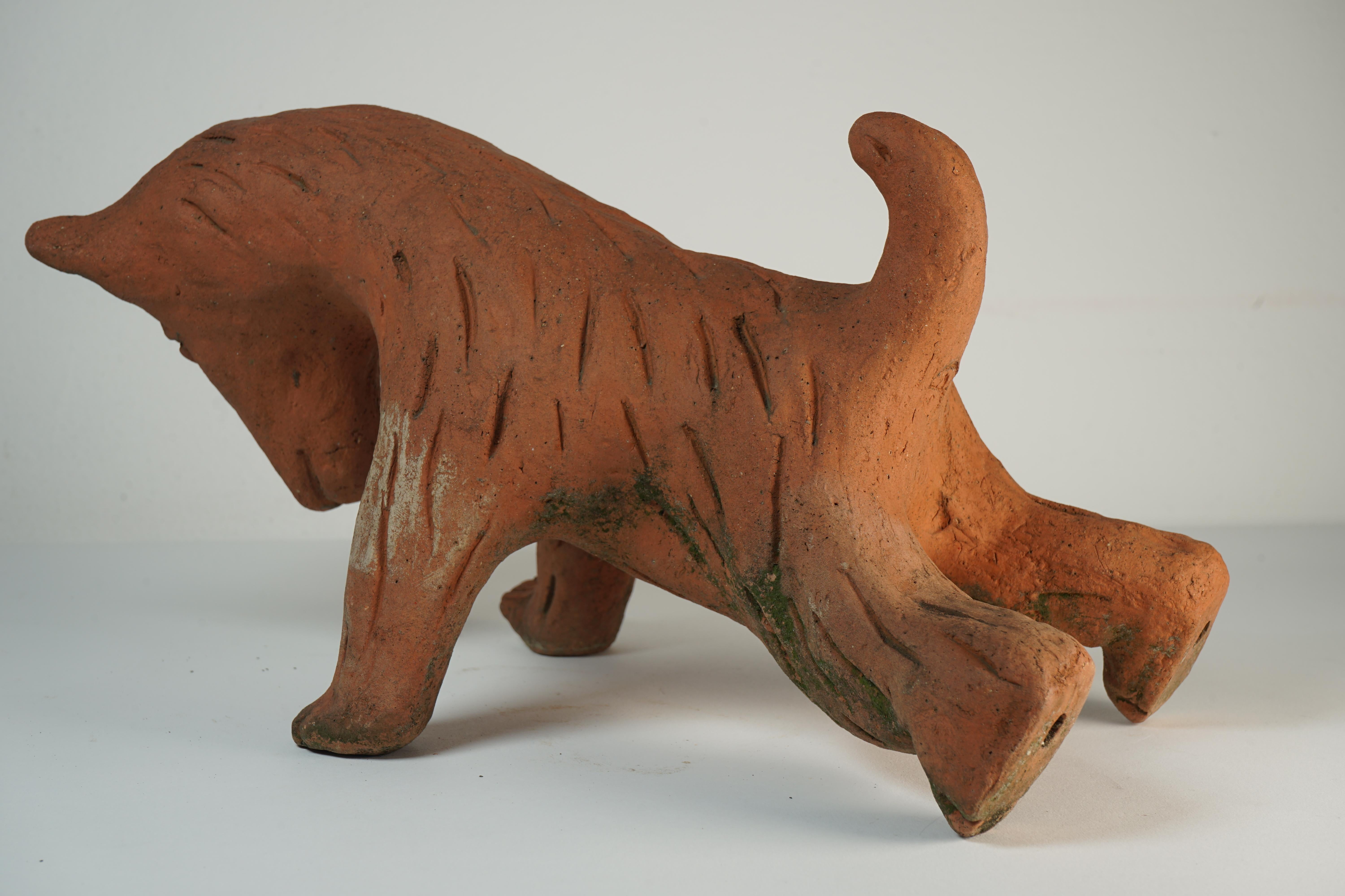 Ceramic sculpture Bear model designed by Nathalie Du Pasquier and produced by ALESSIO SARRI in 1993. Engraved in the pottery , signature of the artist and manufacturer .
The fox is part of a series of sculptures made up of 7 different