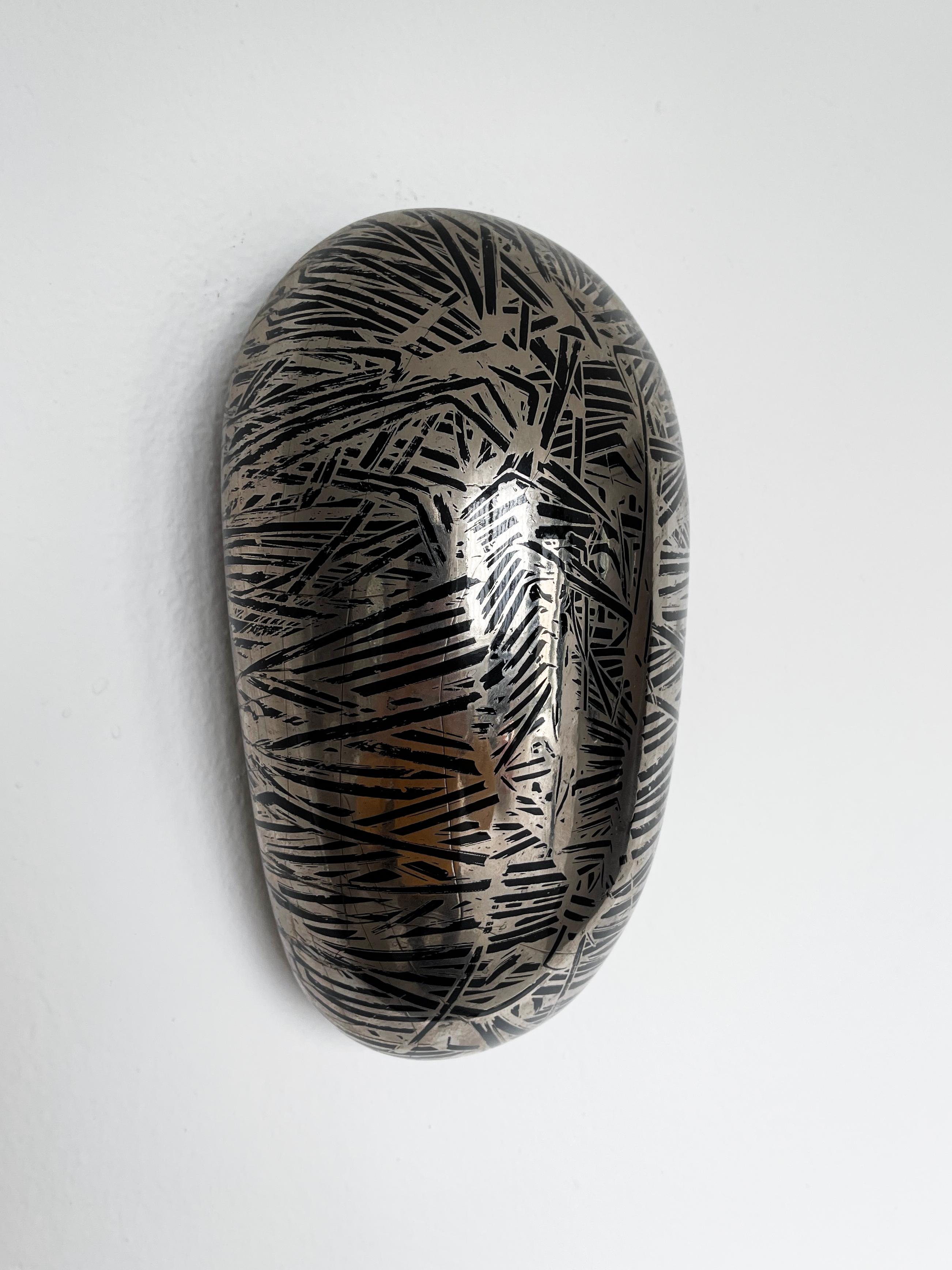 Arte Italiano - Escultura - Rara Escultura de Cerámica - Emilio Scanavino - Cerámica Italiana 

Obra de arte fluida en forma de guijarro realizada en cerámica por el artista moderno italiano Emilio Scanavino. Hecho y pintado a mano en los años
