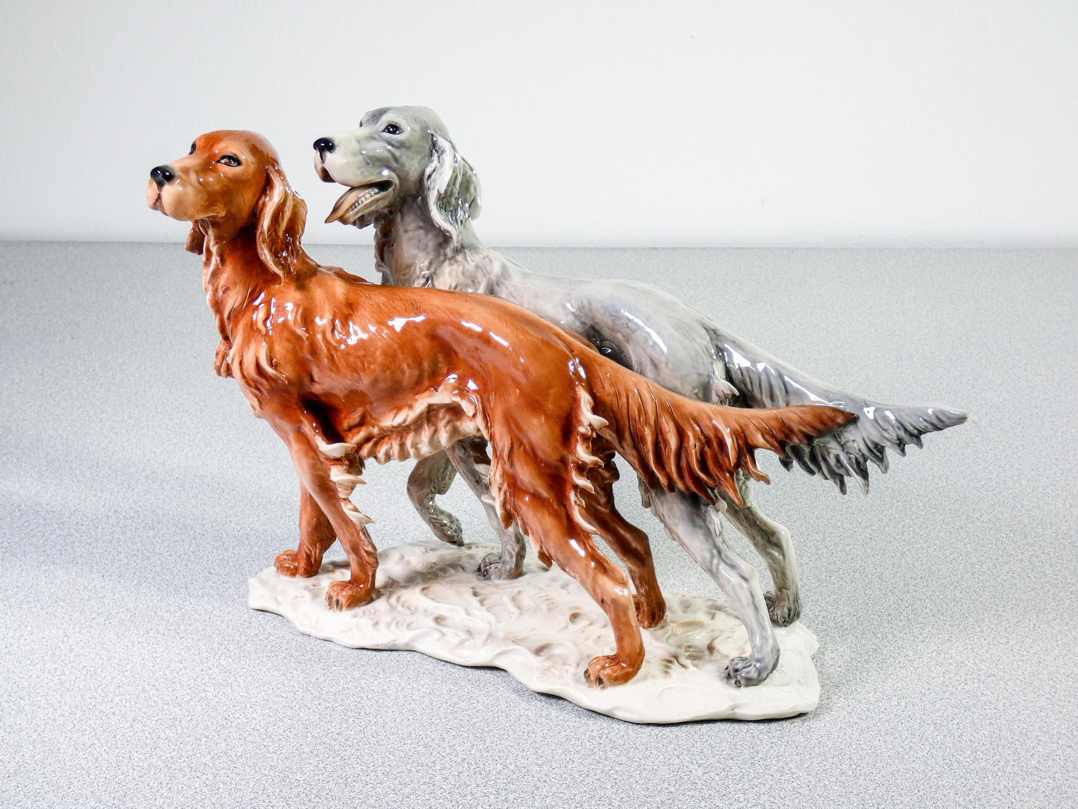 Painted and glazed ceramic sculpture
signed Giuseppe GRANELLO
for CACCIAPUOTI.
Pair of setters.

ORIGIN
Italy

PERIOD
1930s

AUTHOR
Giuseppe GRANELLO
Ceramist active from the second half of the 1920s at the ceramic factory 'Cacciapuoti