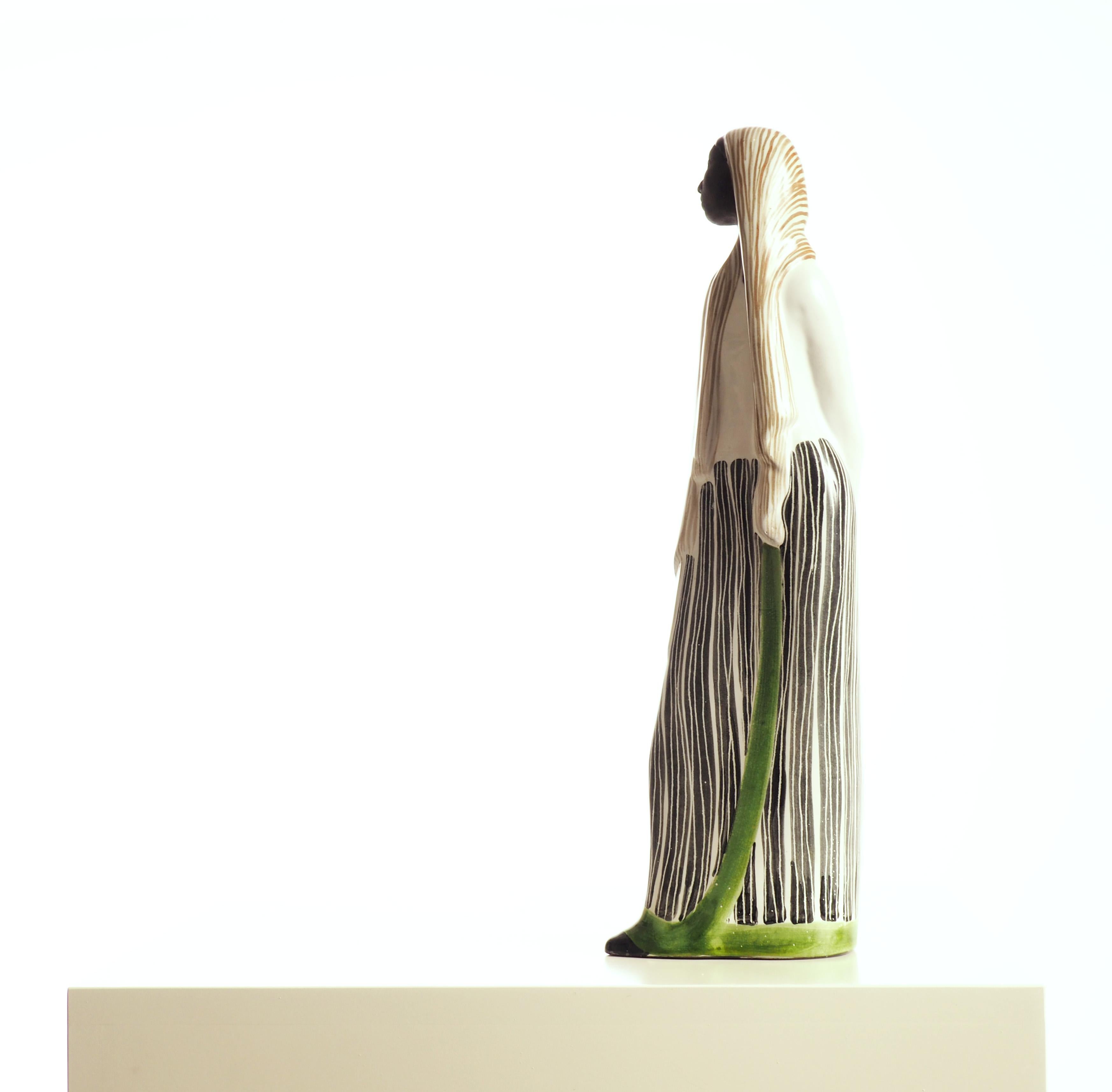 Milieu du XXe siècle Sculpture en céramique de Mari Simmulson pour Upsala-Ekeby, Suède en vente