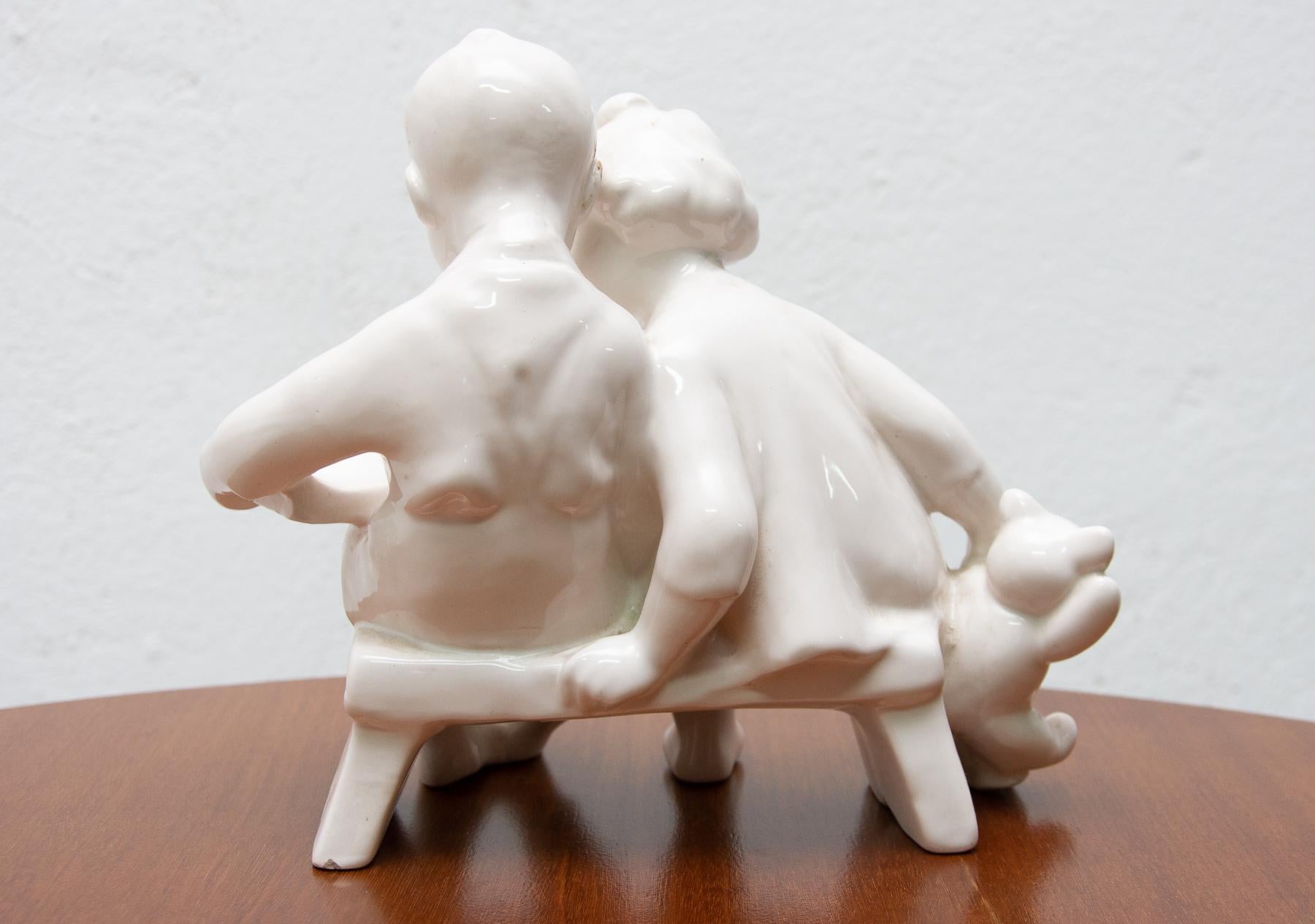 Ceramic Sculpture Children with a Book, 1950´s, Czechoslovakia For Sale 5