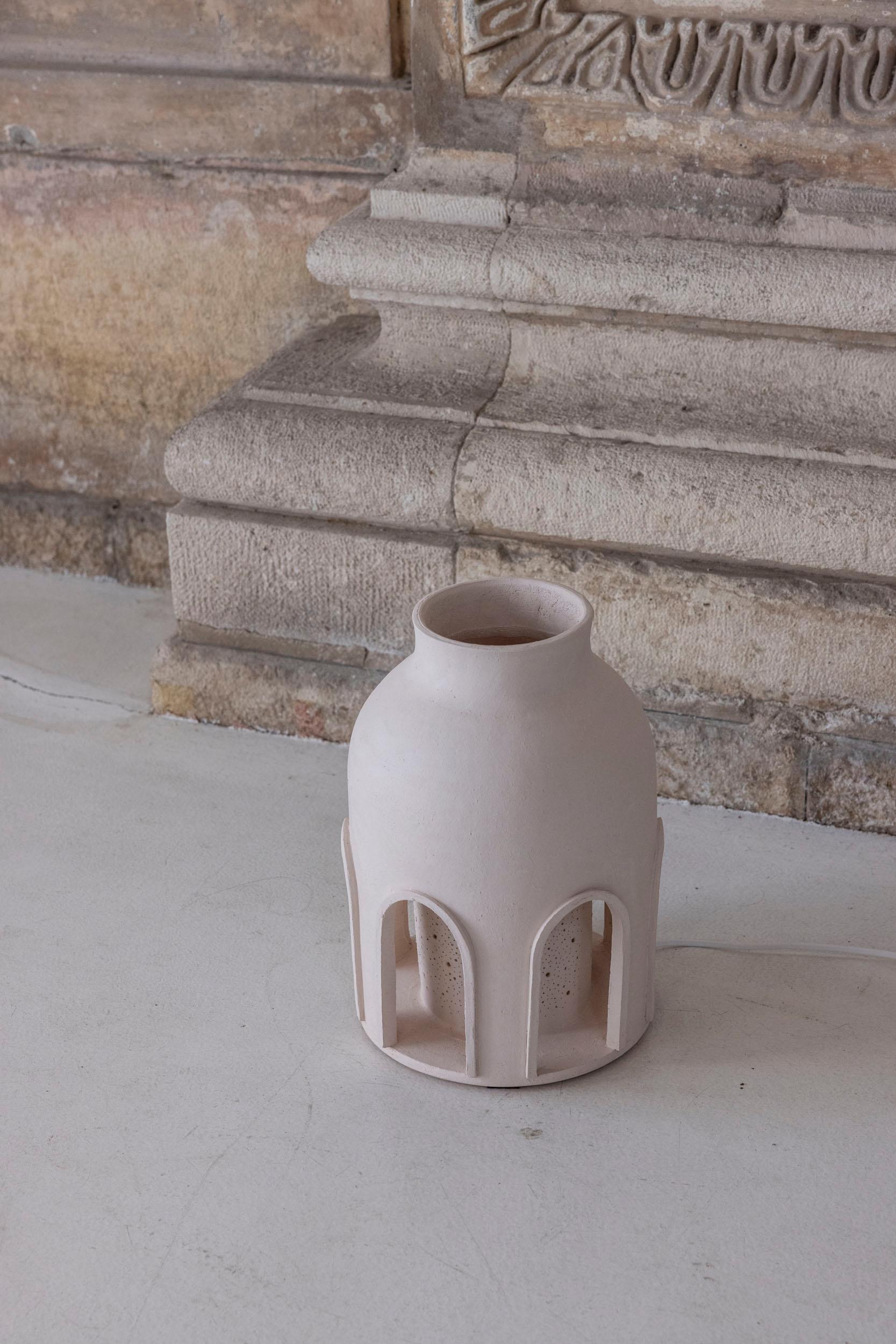 italien Sculpture en céramique Lampe Chiostro delle Stelle de Tonino Negri, 2025 en vente