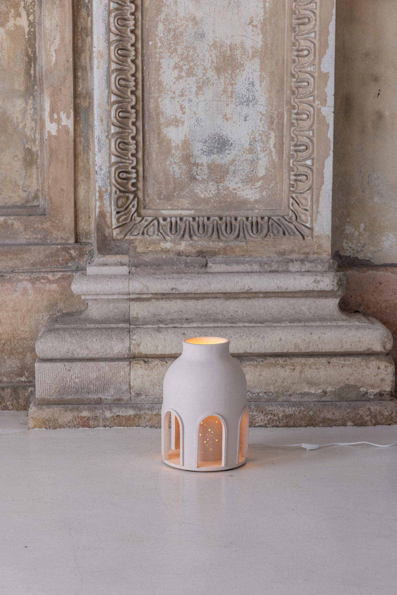 XXIe siècle et contemporain Sculpture en céramique Lampe Chiostro delle Stelle de Tonino Negri, 2025 en vente