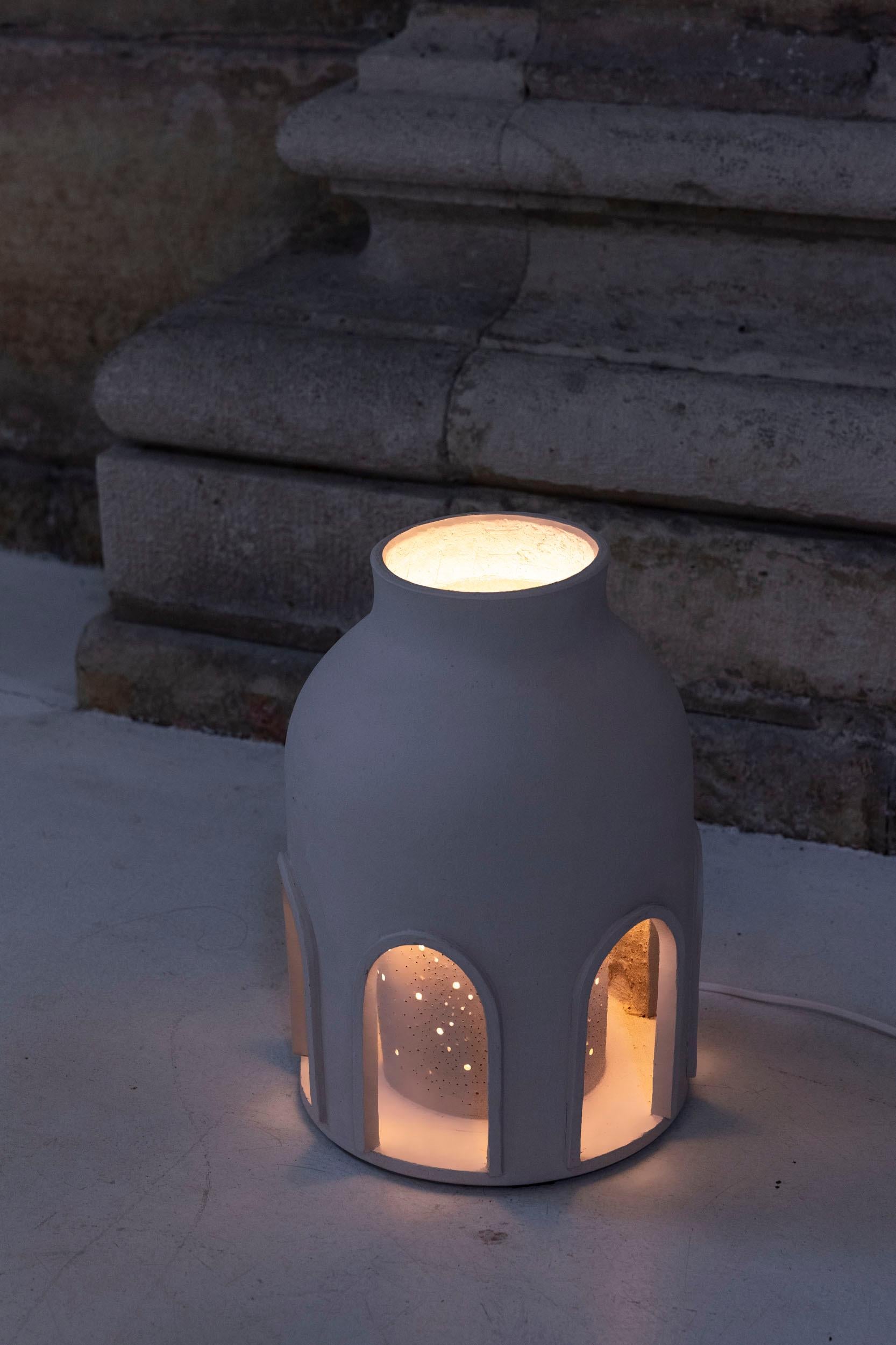 Sculpture en céramique Lampe Chiostro delle Stelle de Tonino Negri, 2025 en vente 2