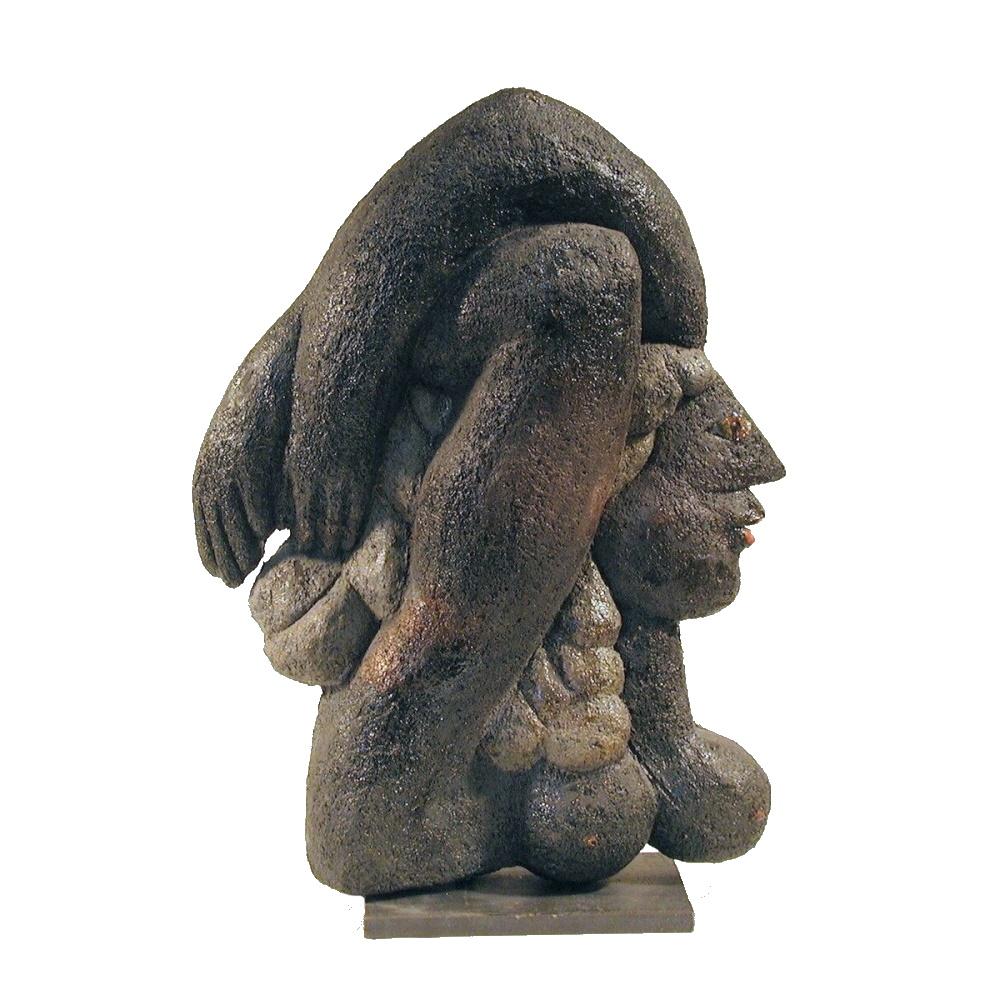 Roger Capron - Keramik-Skulptur Kleopatra  im Zustand „Hervorragend“ im Angebot in Stratford, CT