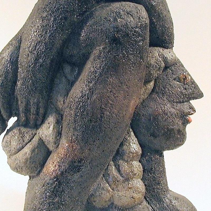 Roger Capron - Keramik-Skulptur Kleopatra  im Angebot 1