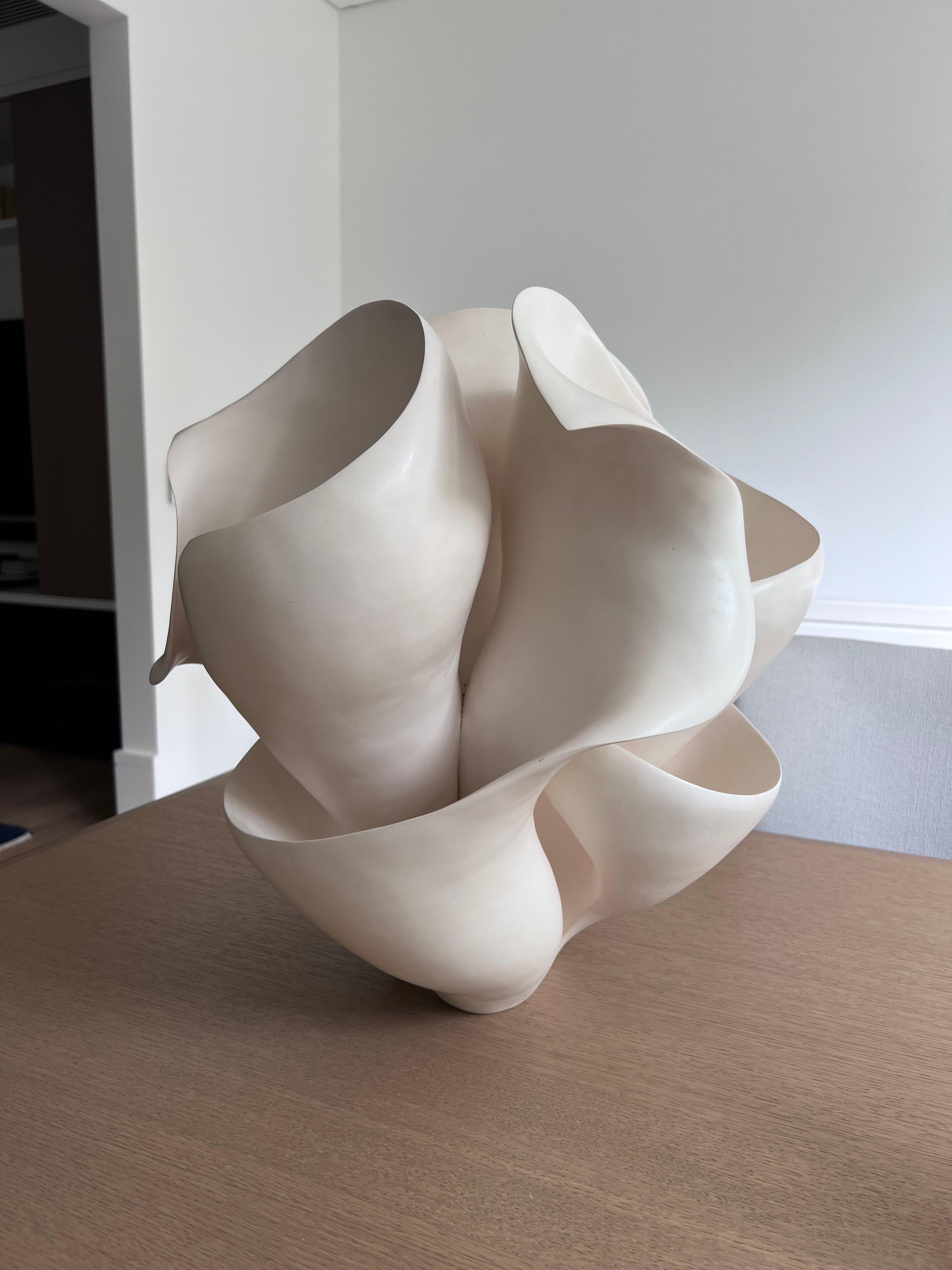 Ceramic Sculpture In Good Condition For Sale In ROSE BAY, AU