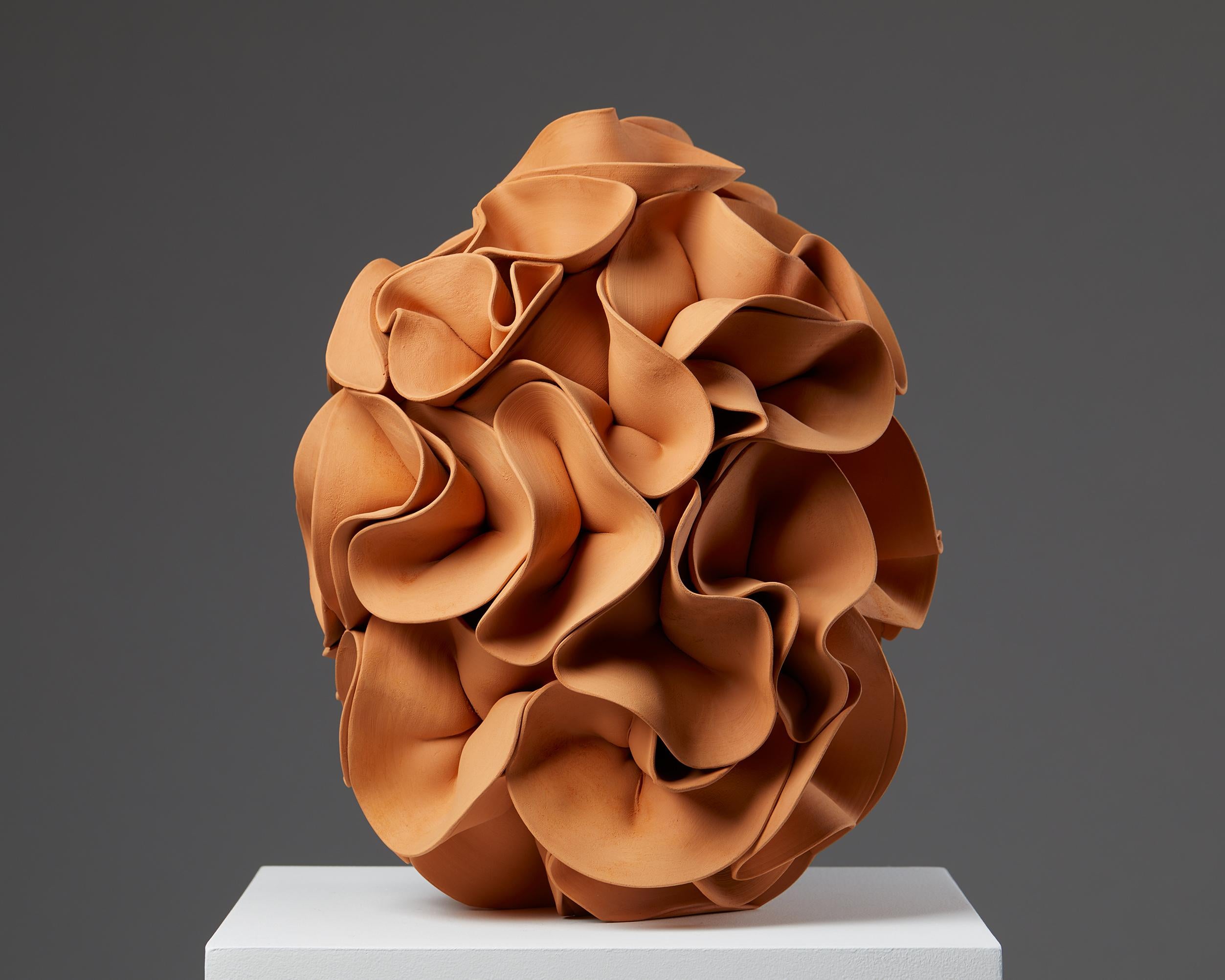 Ceramic sculpture ‘Hybrid’ by Alvina Jakobsson,
Sweden. 2022.
Stoneware.

Unique.

Measures: height: 41 cm / 1' 4