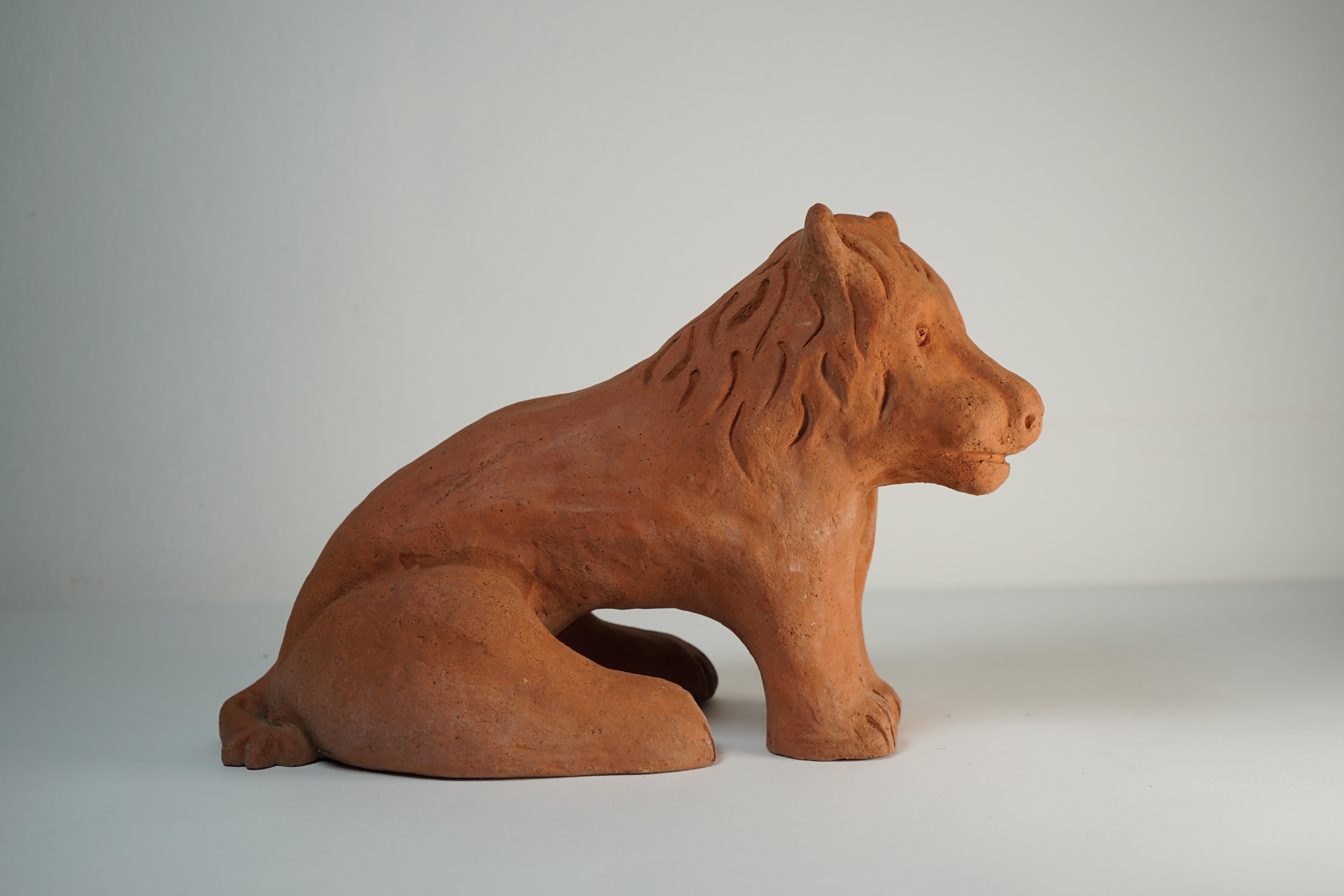 Ceramic sculpture Lion model designed by Nathalie Du Pasquier and produced by Alessio Sarri in 1993. Engraved in the pottery , signature of the artist and manufacturer .
The fox is part of a series of sculptures made up of 7 different