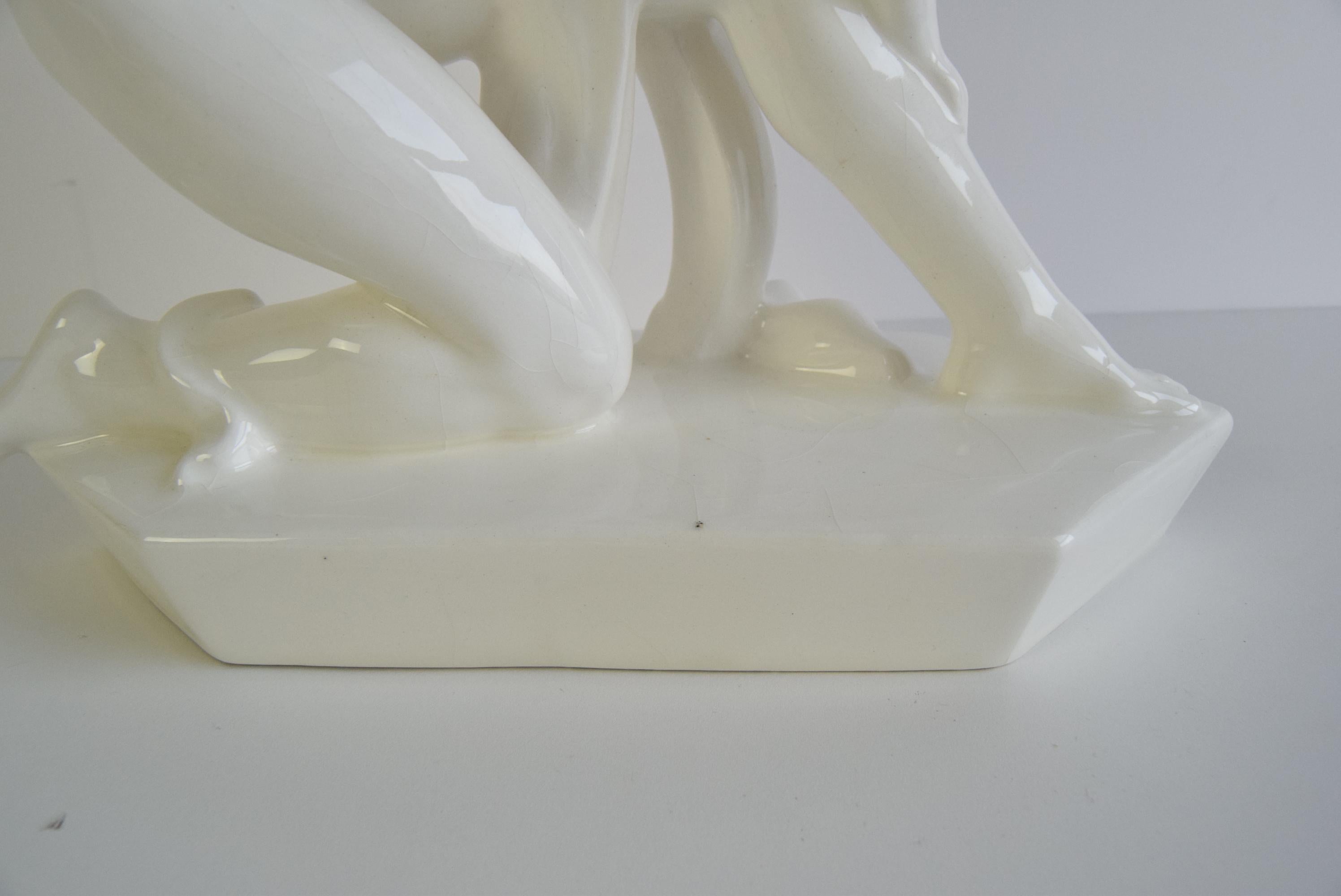 Scultura in ceramica di una donna nuda di Hubert Kovařík/Svitavka, circa 1920. in vendita 3