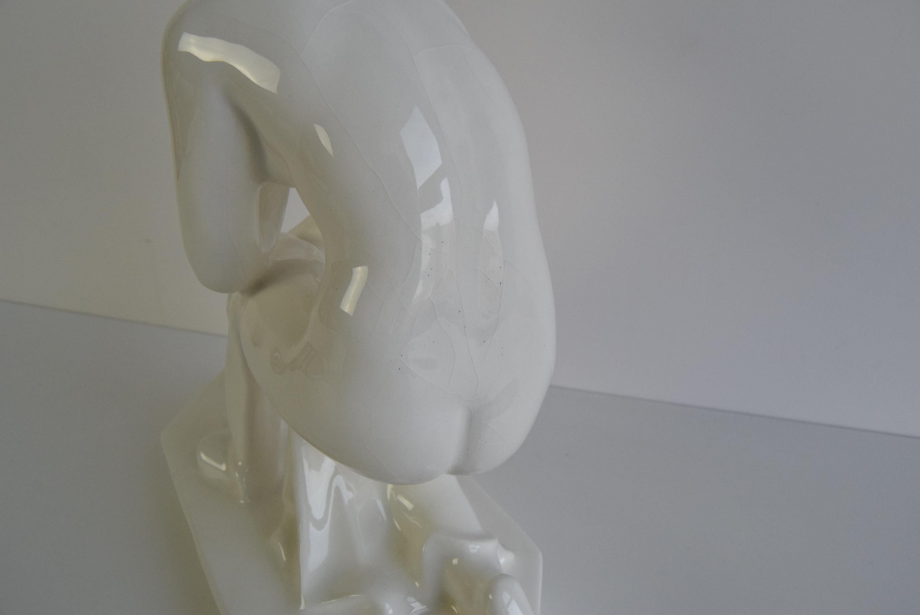 Scultura in ceramica di una donna nuda di Hubert Kovařík/Svitavka, circa 1920. in vendita 4