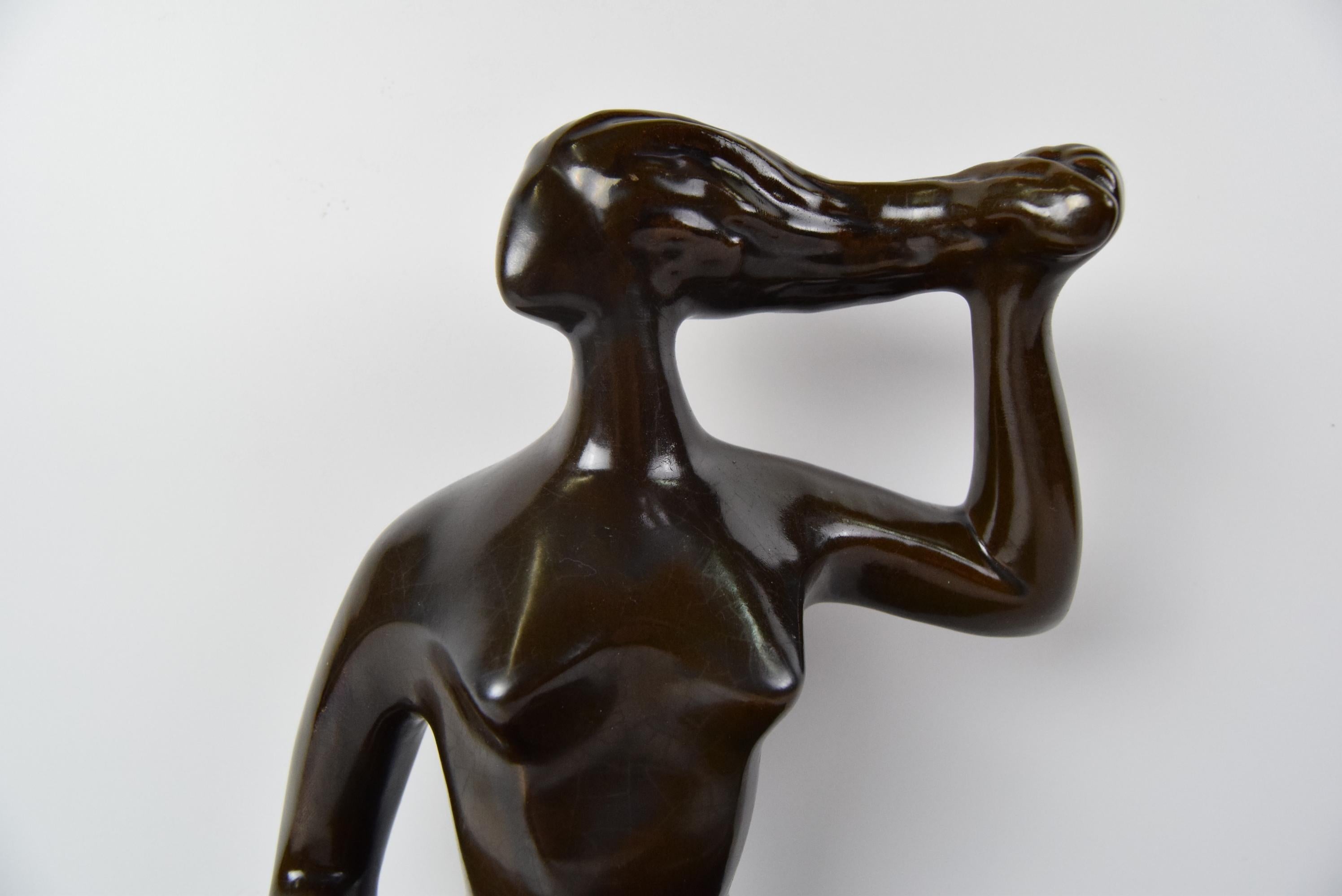 Ceramic Sculpture of a Sitting Woman by Jitka Forejtová. 1960's.  For Sale 3