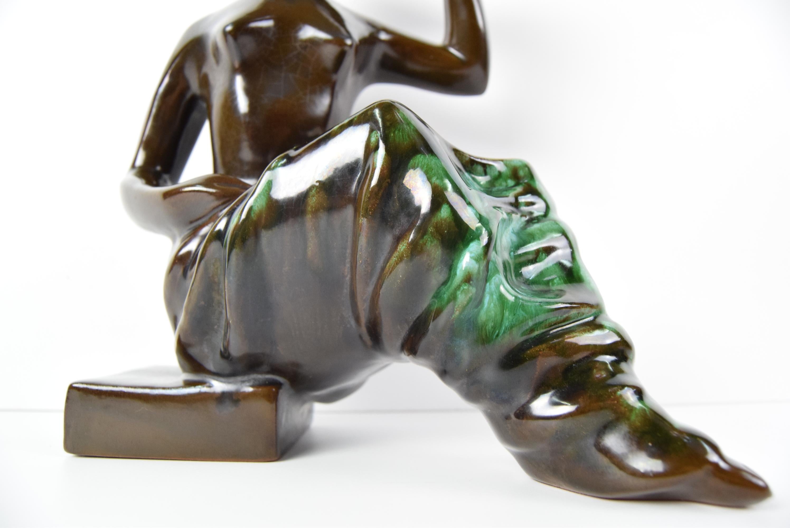 Ceramic Sculpture of a Sitting Woman by Jitka Forejtová. 1960's. For Sale 1