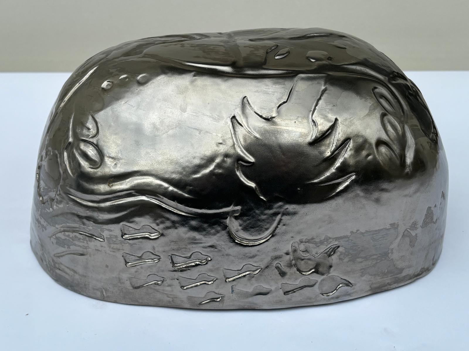 Scultura in ceramica disegnata da Gino Marotta per Superego Editions. Firmato. Prototipo.

Biografia
Gino Marotta (Campobasso, 1935 - Roma, 2012)  è stato un pittore e scultore italiano. Dopo un primo periodo di originale superamento dell'arte