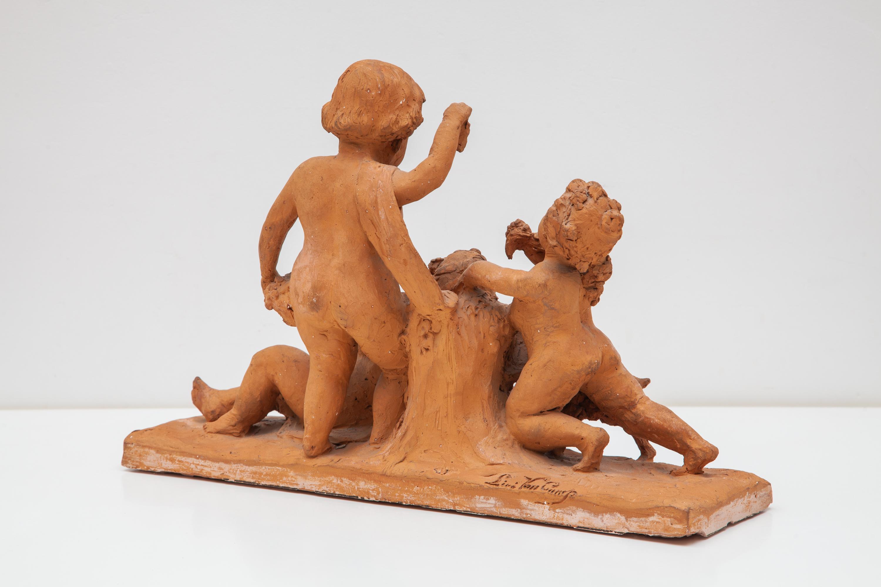 Artisanat Sculpture en céramique représentant un groupe de putti en train de jouer 19e siècle Belgique en vente