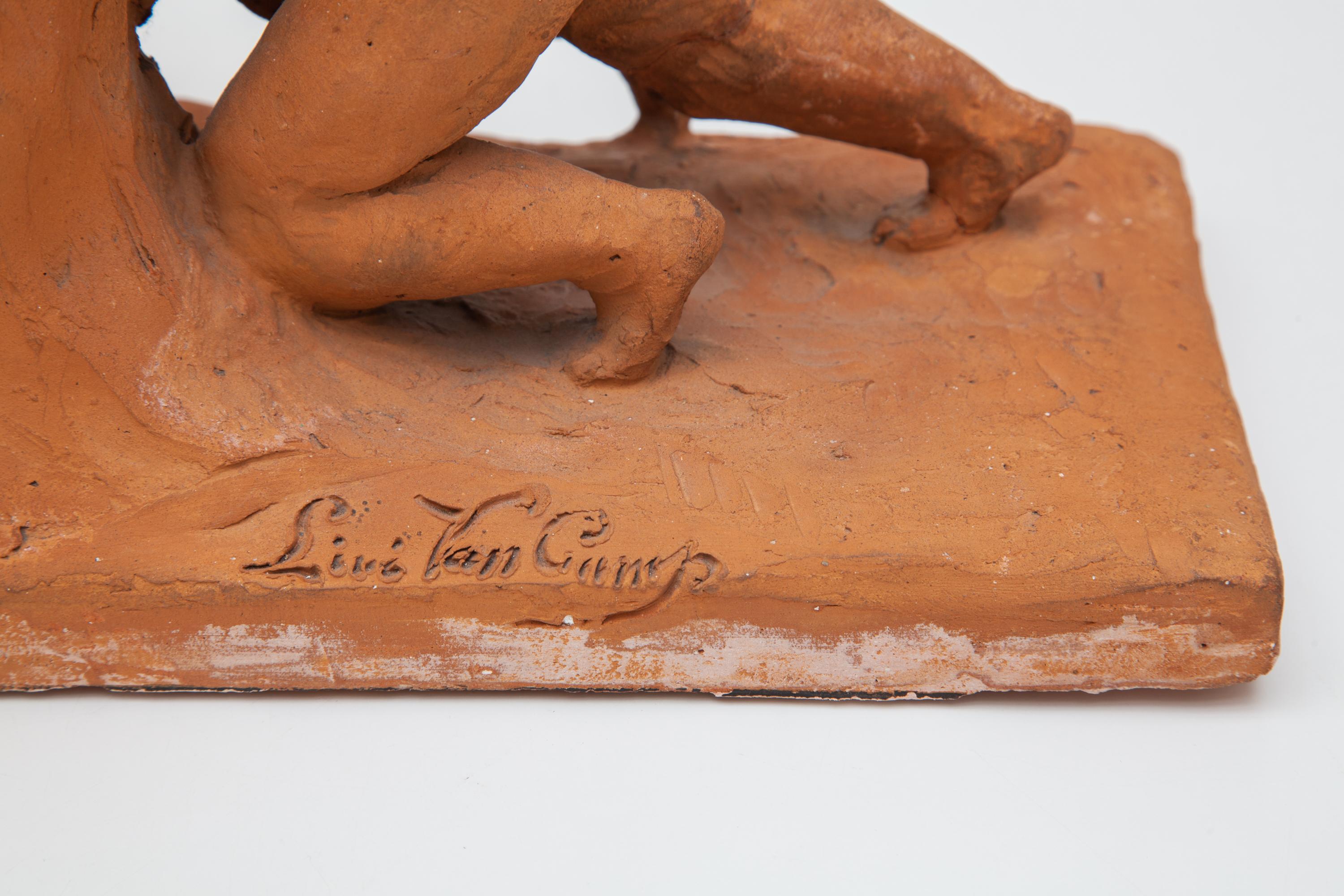 Sculpture en céramique représentant un groupe de putti en train de jouer 19e siècle Belgique Bon état - En vente à Antwerp, BE