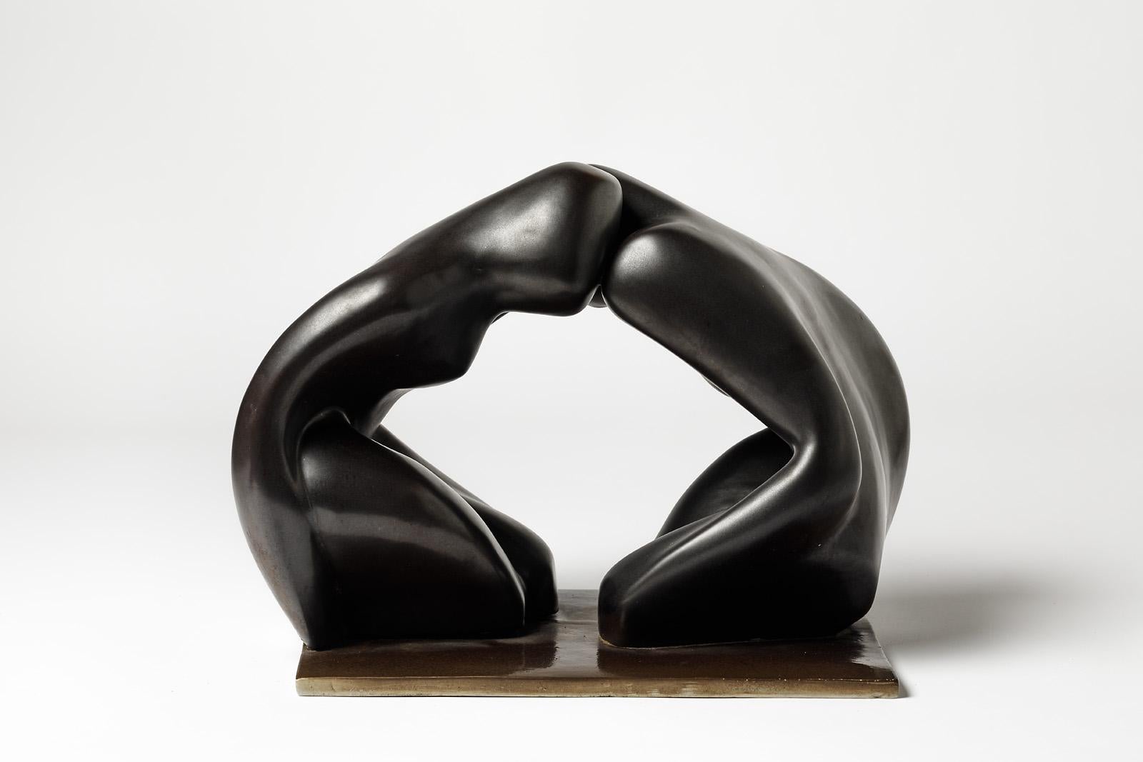 Eine Keramikskulptur mit schwarzer Glasur von Tim Orr.
Perfekter Originalzustand.
Unter dem Sockel signiert,
um 1970.