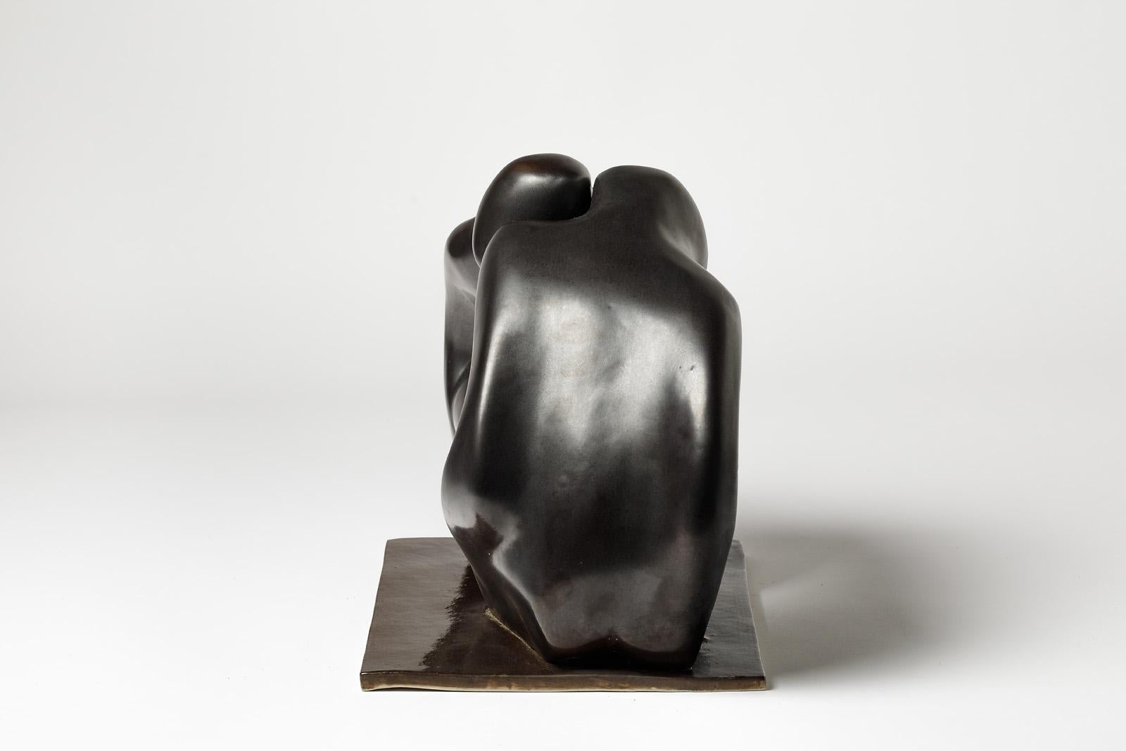 Français Sculpture en céramique à décor de glaçure noire de Tim Orr, 1970 en vente