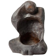 Escultura de cerámica con decoración de esmalte negro de Tim Orr, 1970