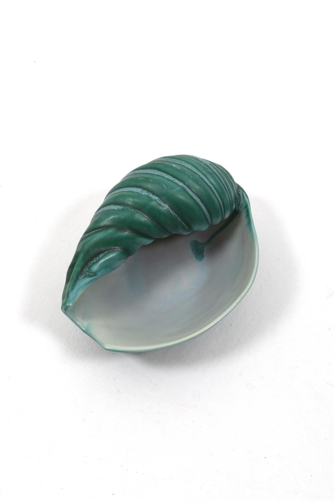 Swedish Ceramic Seashell Bowl by Ewald Dahlskog for Bo Fajans, 1939 For Sale