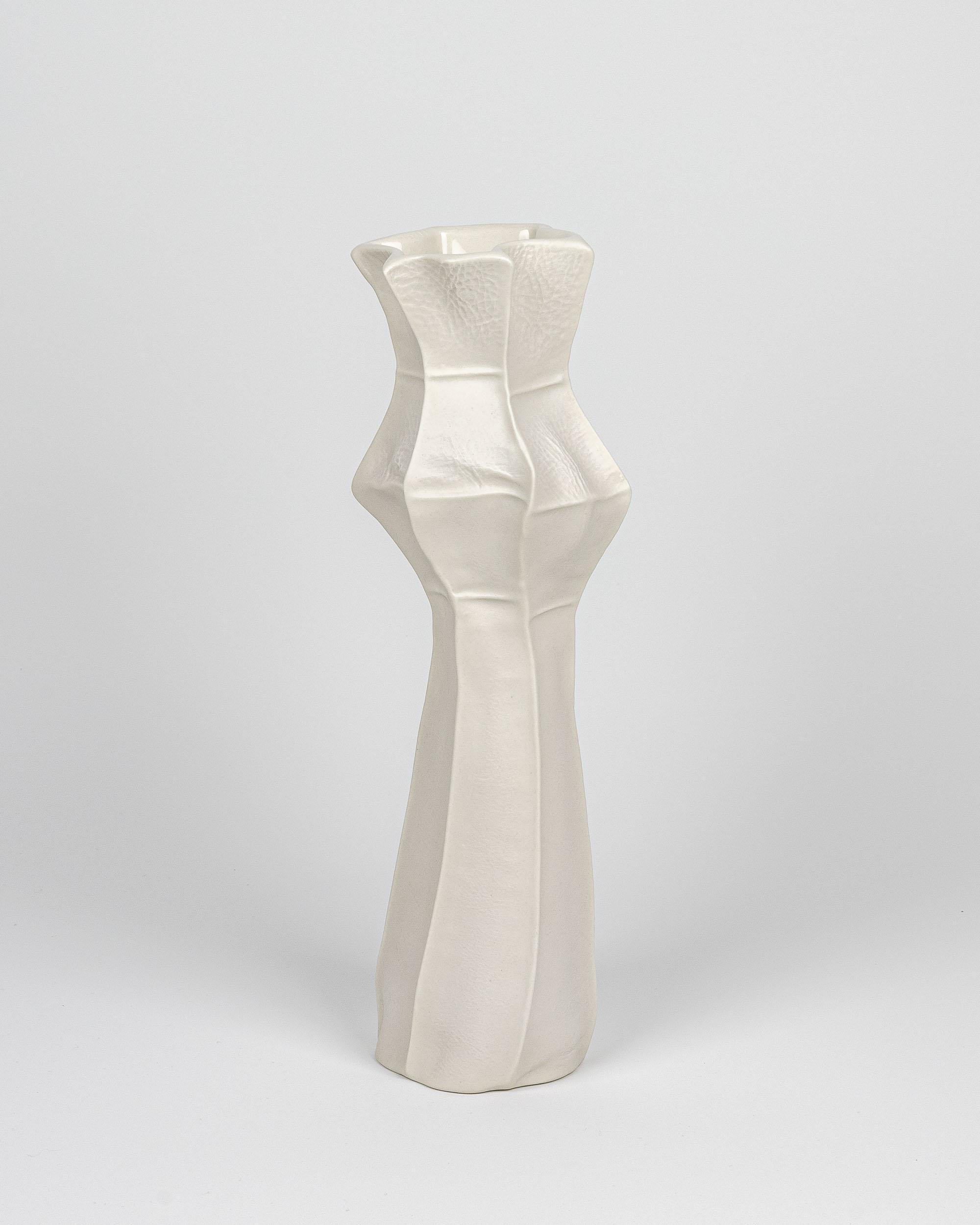 Contemporary Set of 3 White Ceramic Kawa Vases, Porcelain flower vases, textured For Sale