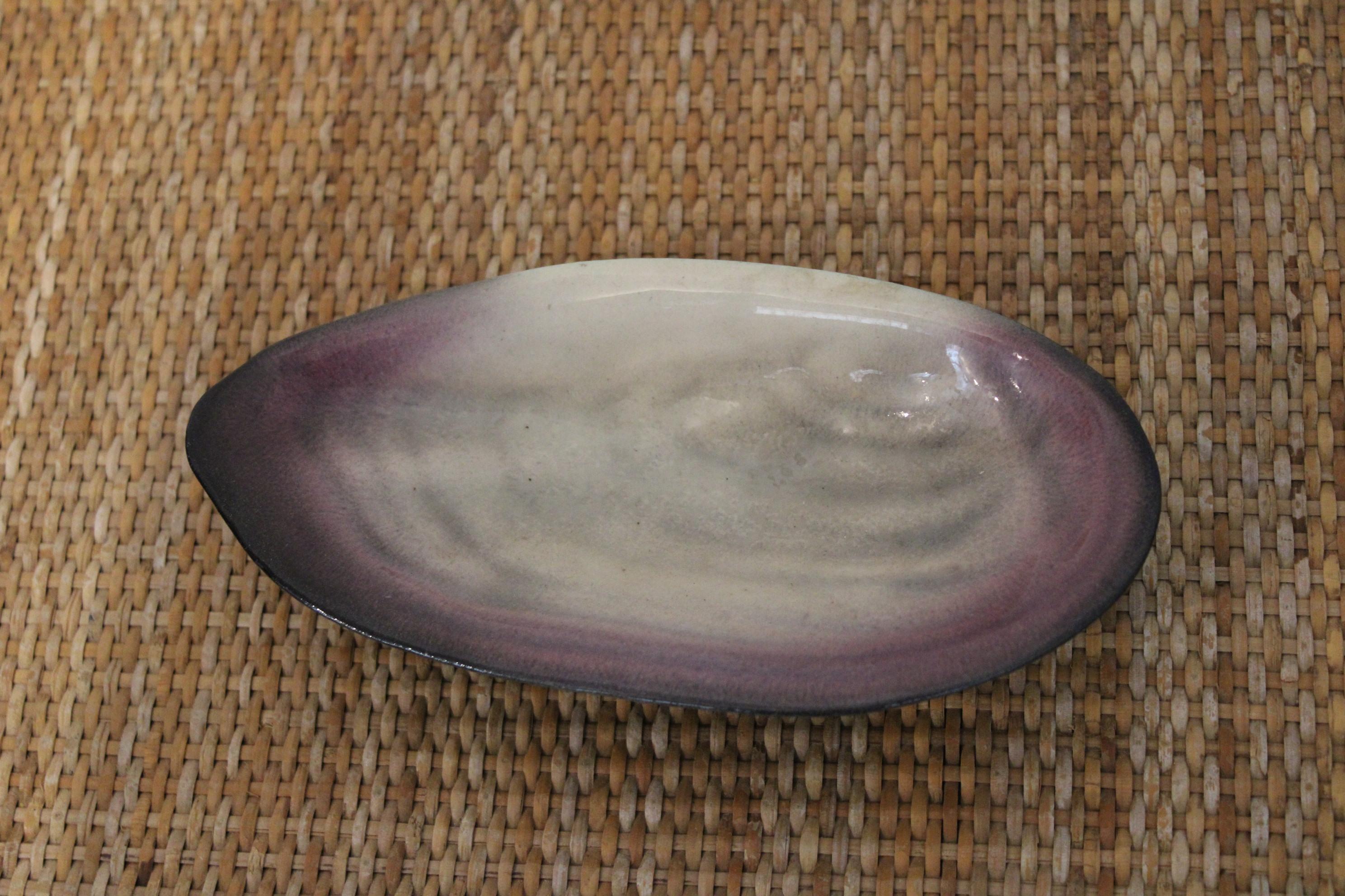 Ceramic shell dish by Pol Chambost (1906-1983)
Circa 1950
Signed under the base