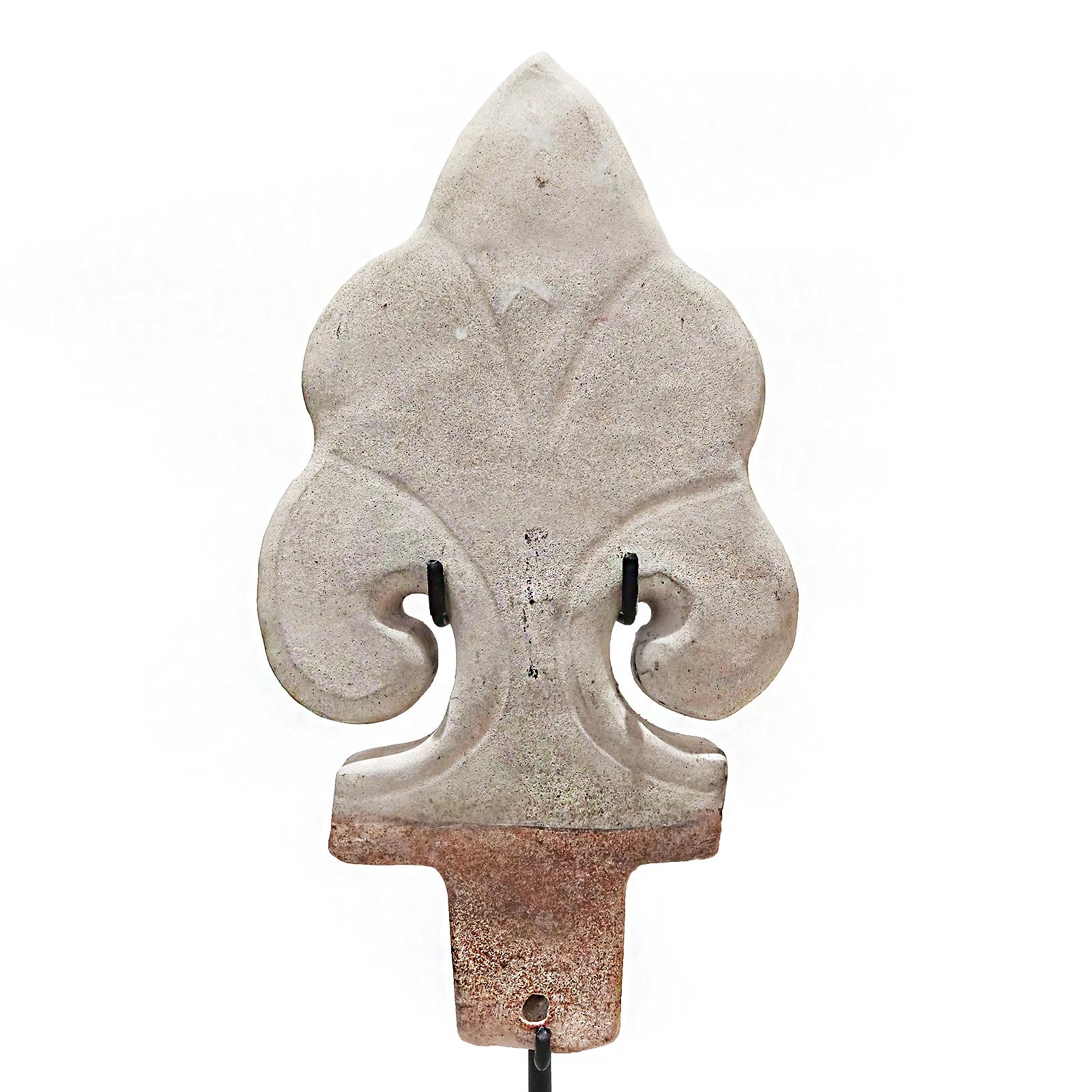 Ceramic Shield Antefix Ornament from Thailand, Late 18th Century For Sale 6